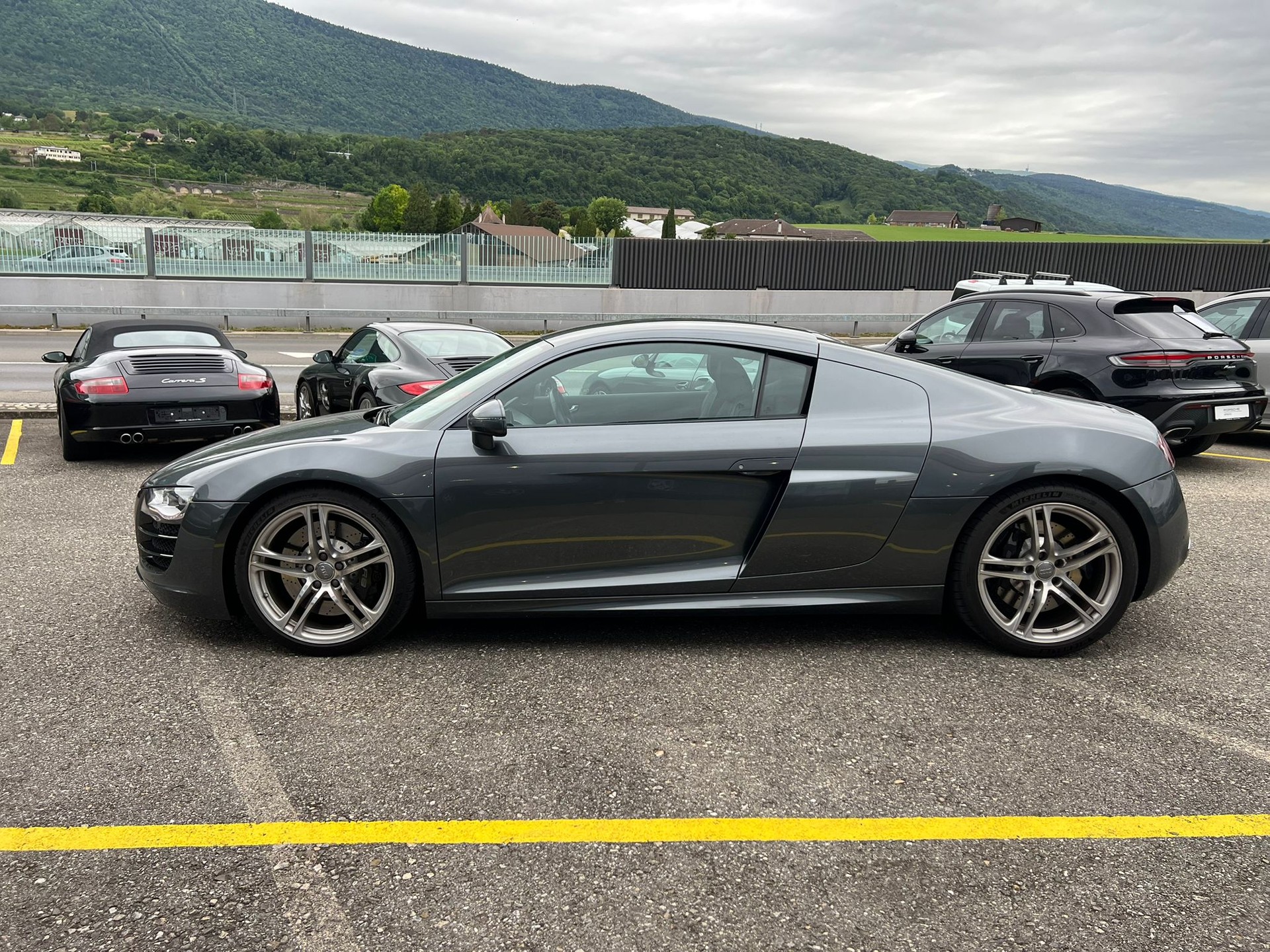 AUDI R8 Coupé 5.2 R-Tronic-showroom-element-1