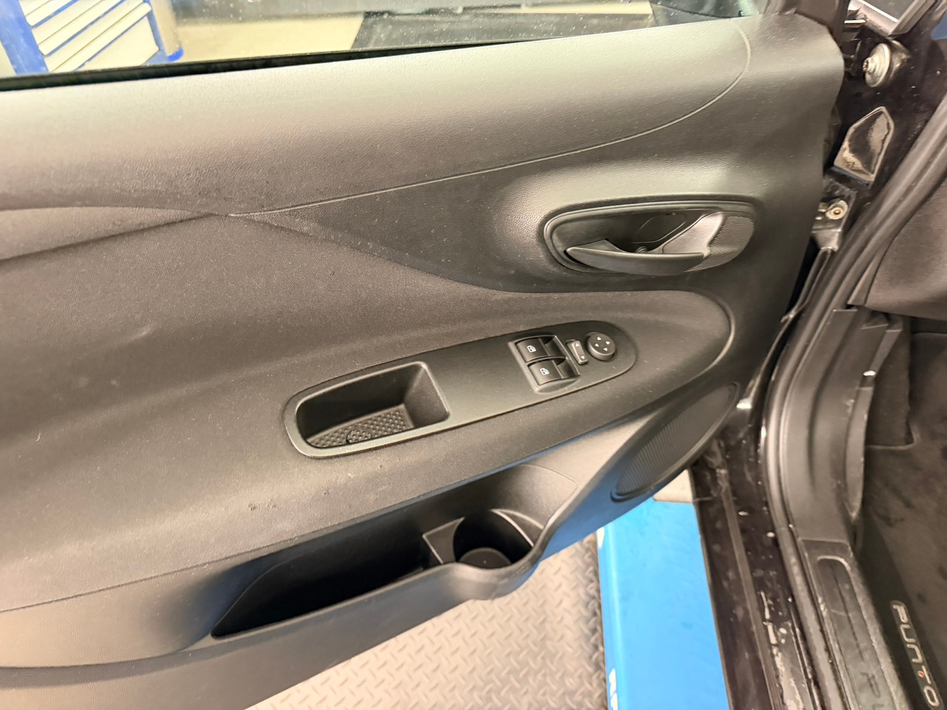 FIAT Punto Evo 1.4 MyLife Dualogic-image-10