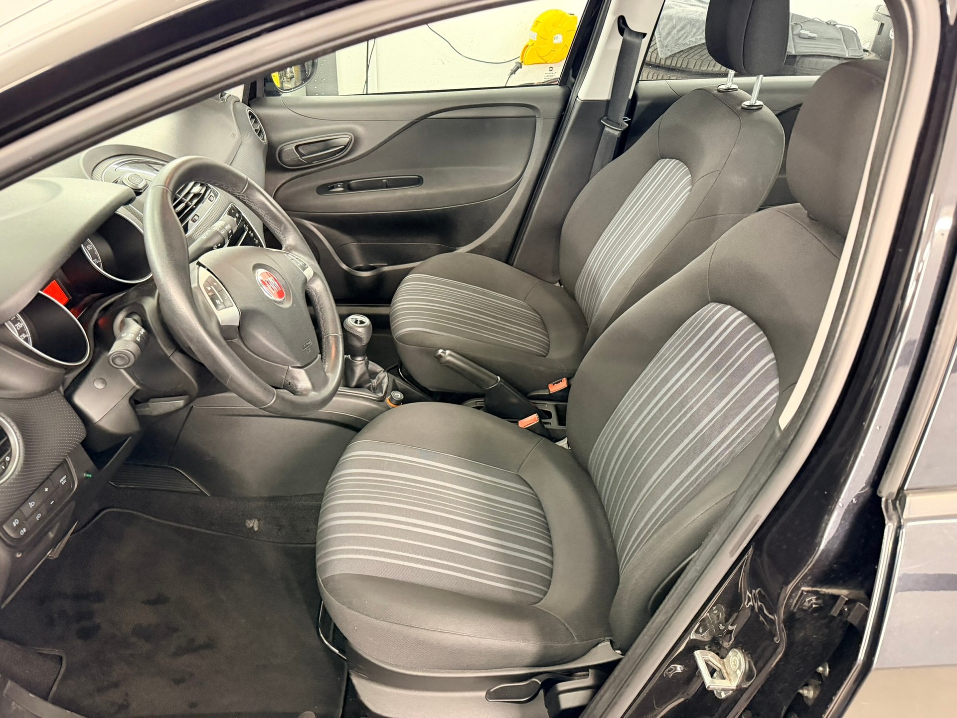 FIAT Punto Evo 1.4 MyLife Dualogic-image-8