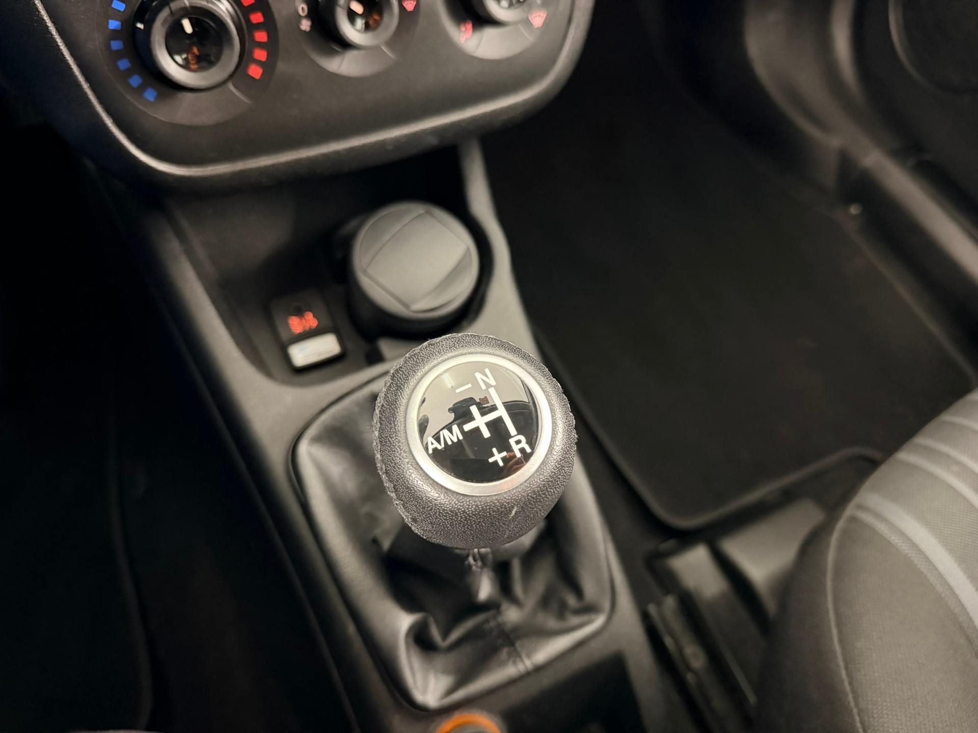 FIAT Punto Evo 1.4 MyLife Dualogic-image-11
