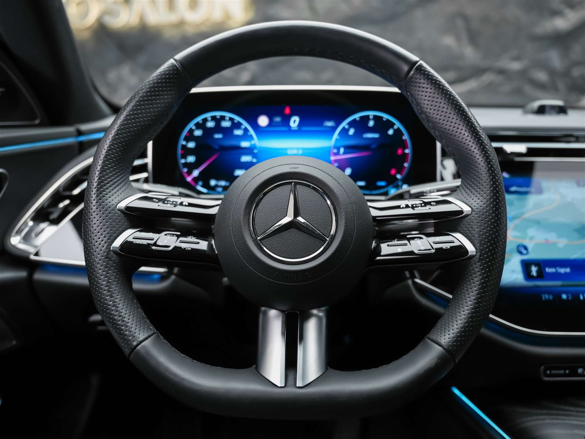 MERCEDES-BENZ E 220 d 4Matic 9G-Tronic *Werksgarantie*Superscreen*Burmester Soundsystem*360° Kamera*-image-28