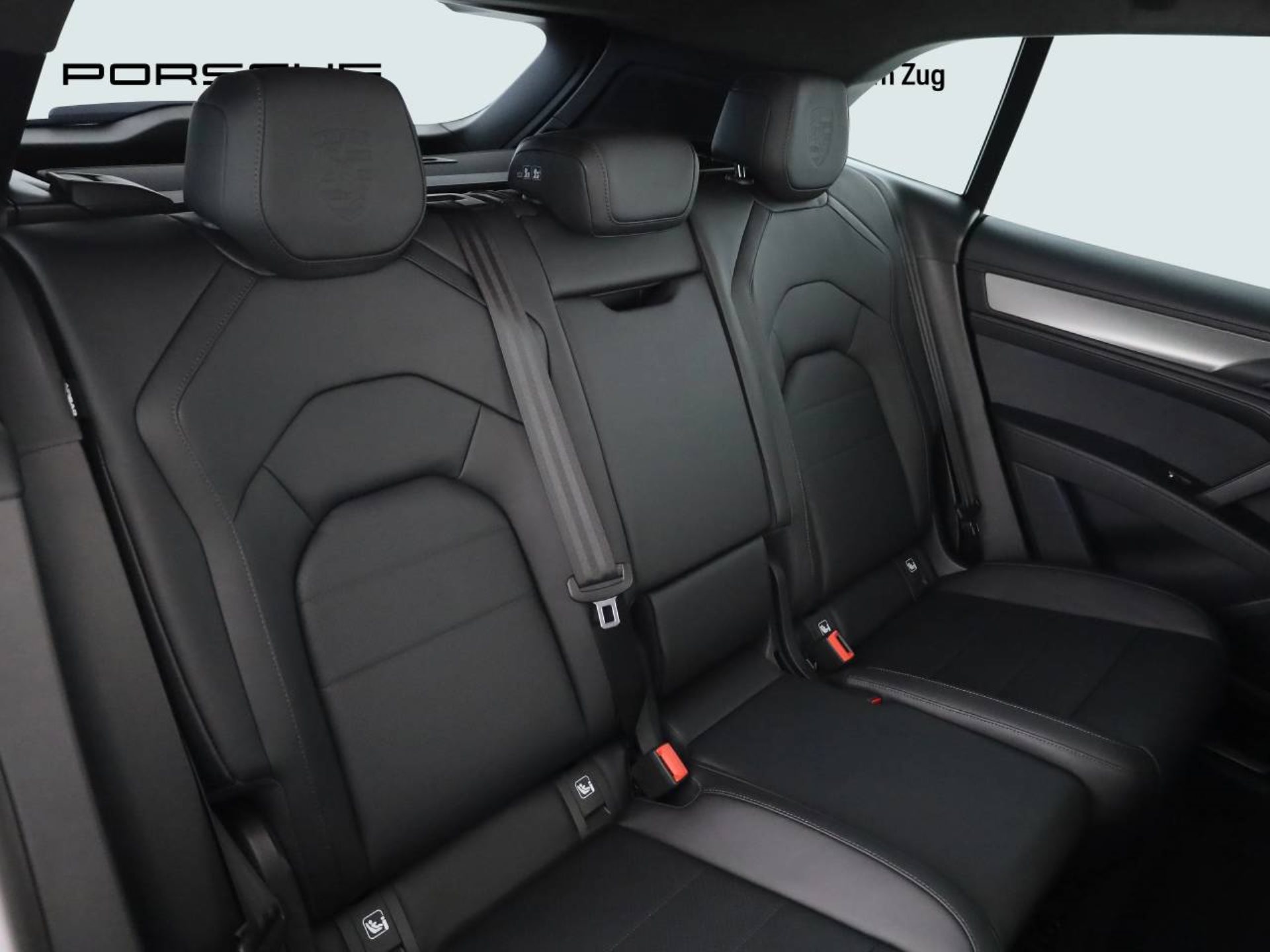 PORSCHE Cayenne Electric-image-10