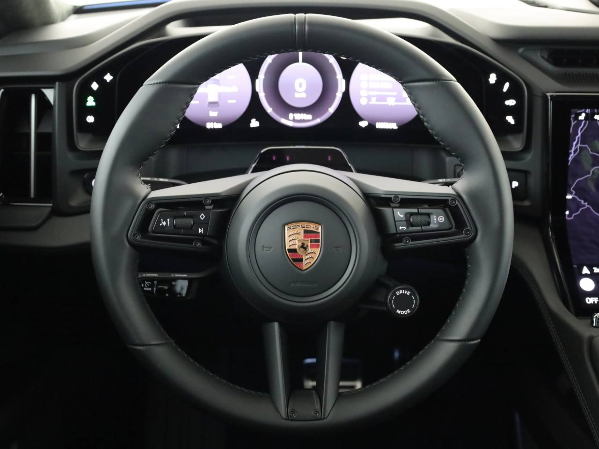 PORSCHE Cayenne Electric-image-15