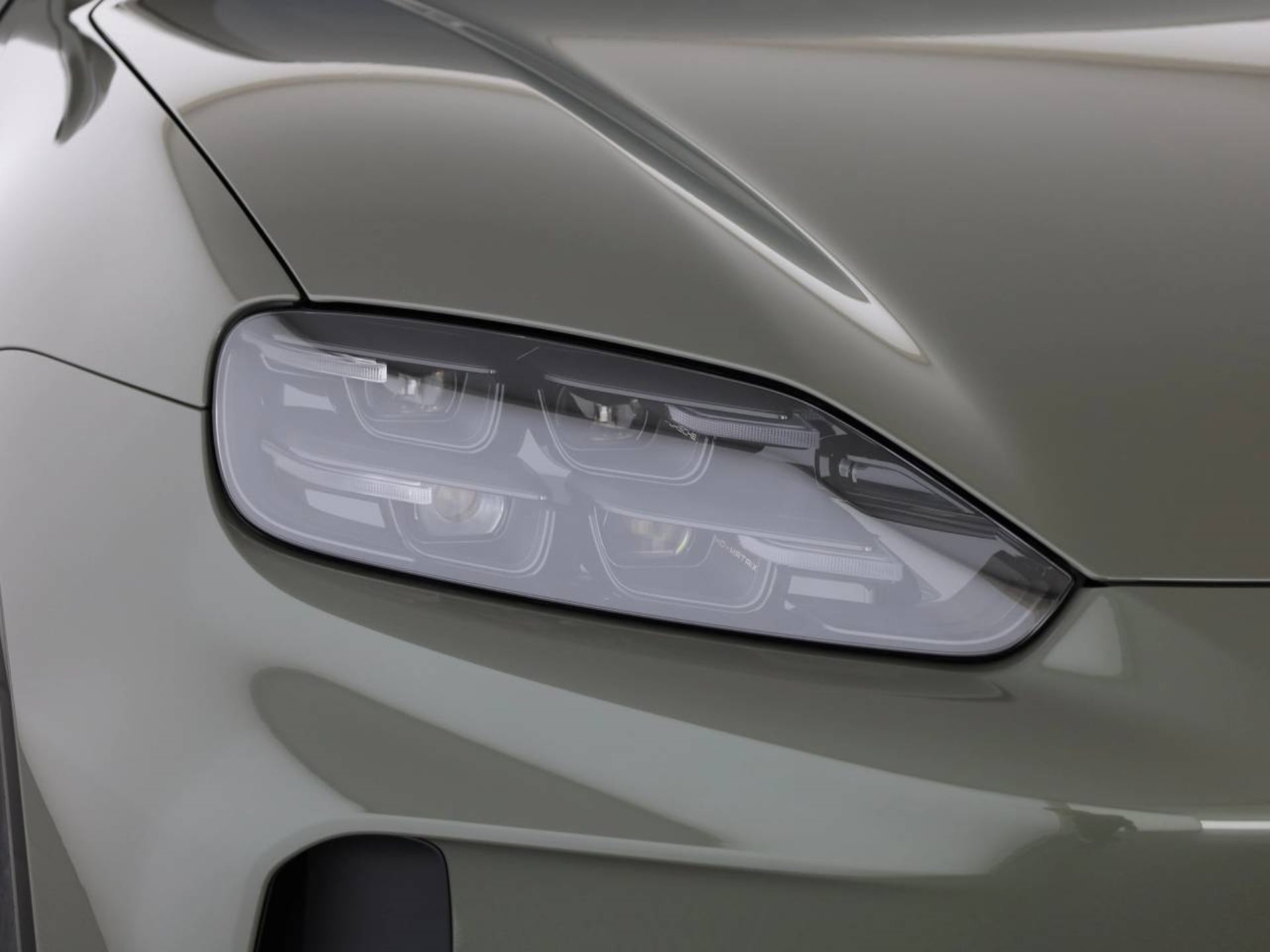 PORSCHE Cayenne Electric-image-18