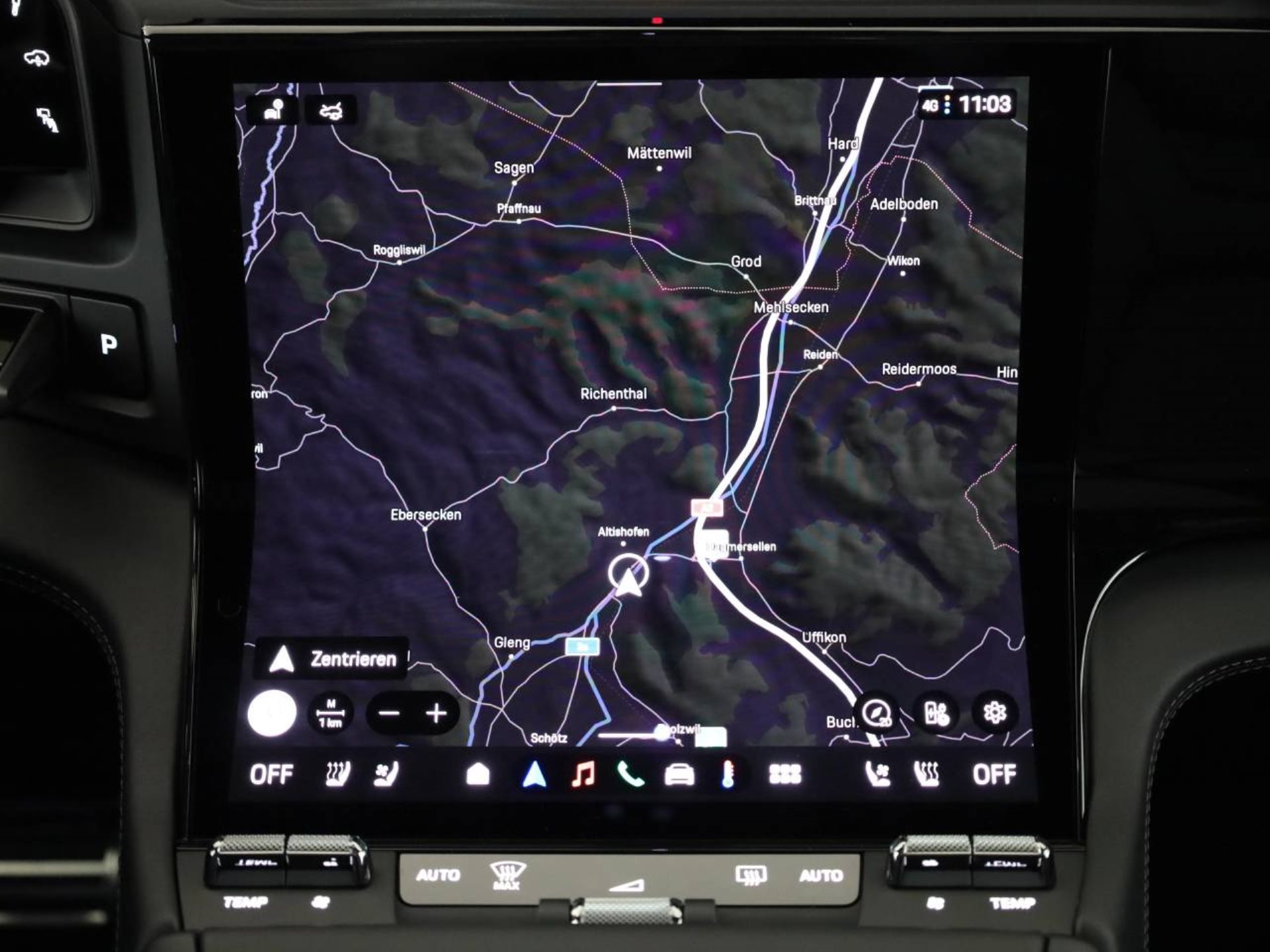 PORSCHE Cayenne Electric-image-17
