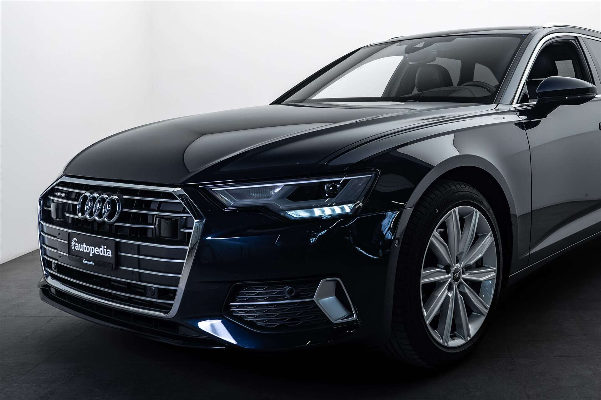 AUDI A6 Avant 45 TFSI Sport S-tronic quattro-image-1