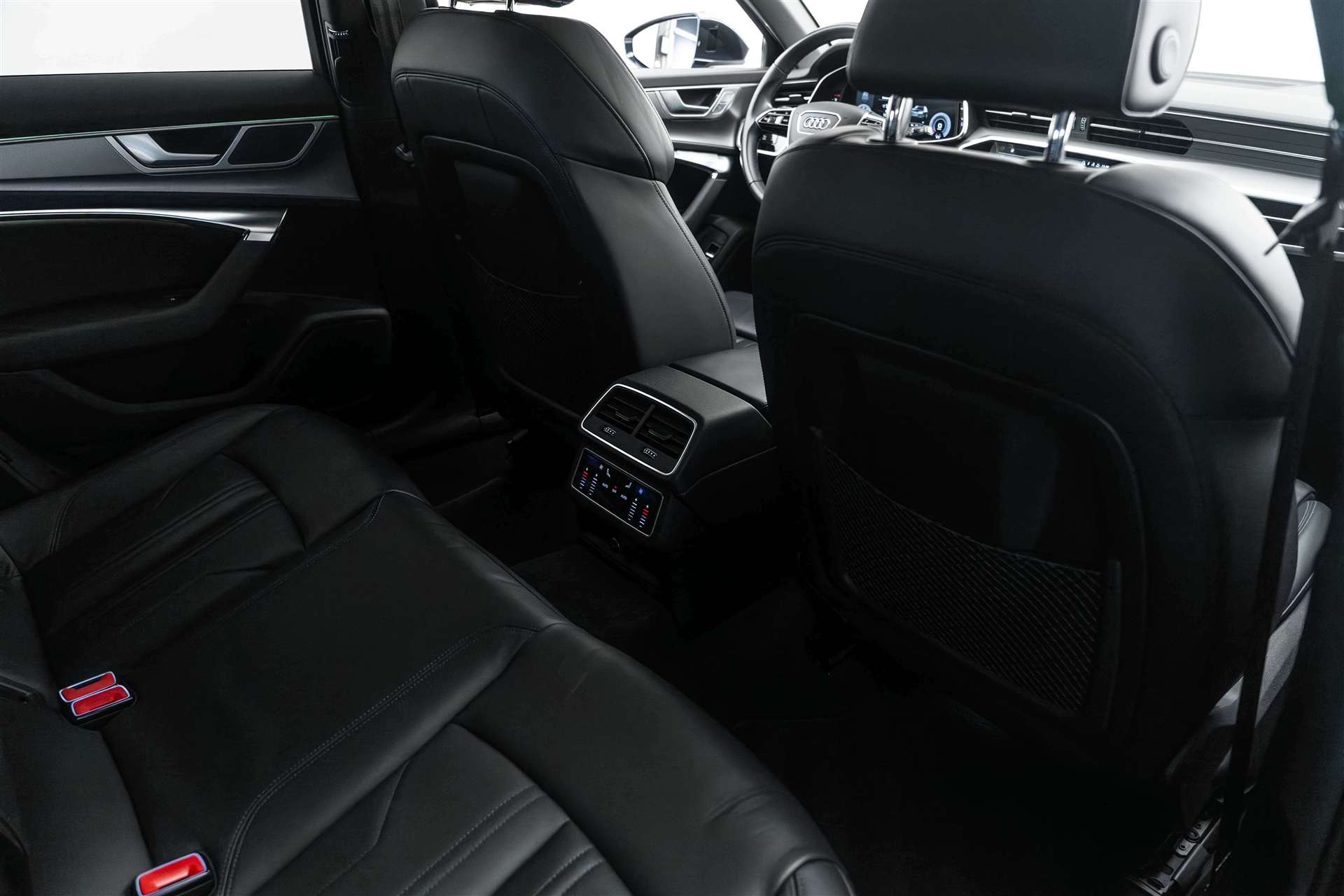 AUDI A6 Avant 45 TFSI Sport S-tronic quattro-image-13