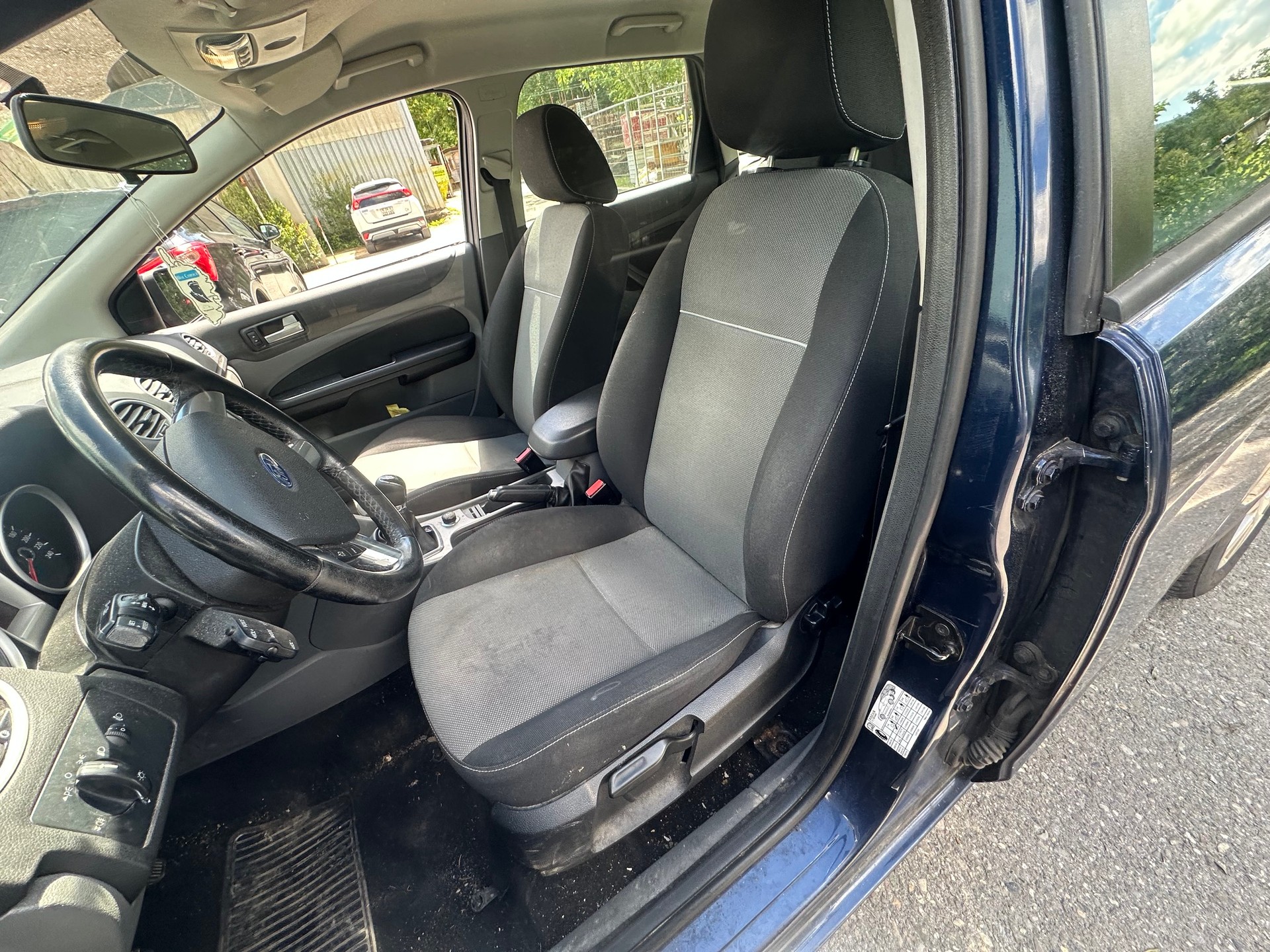 FORD Focus 1.6i VCT Carving-image-8