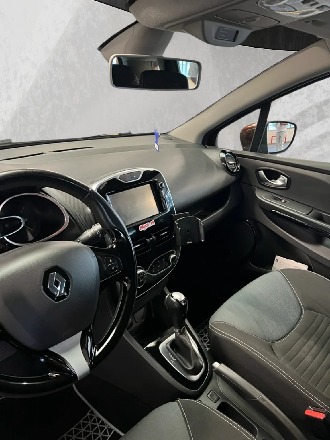 RENAULT 1.2 TCe 120 Swiss Edition-image-4