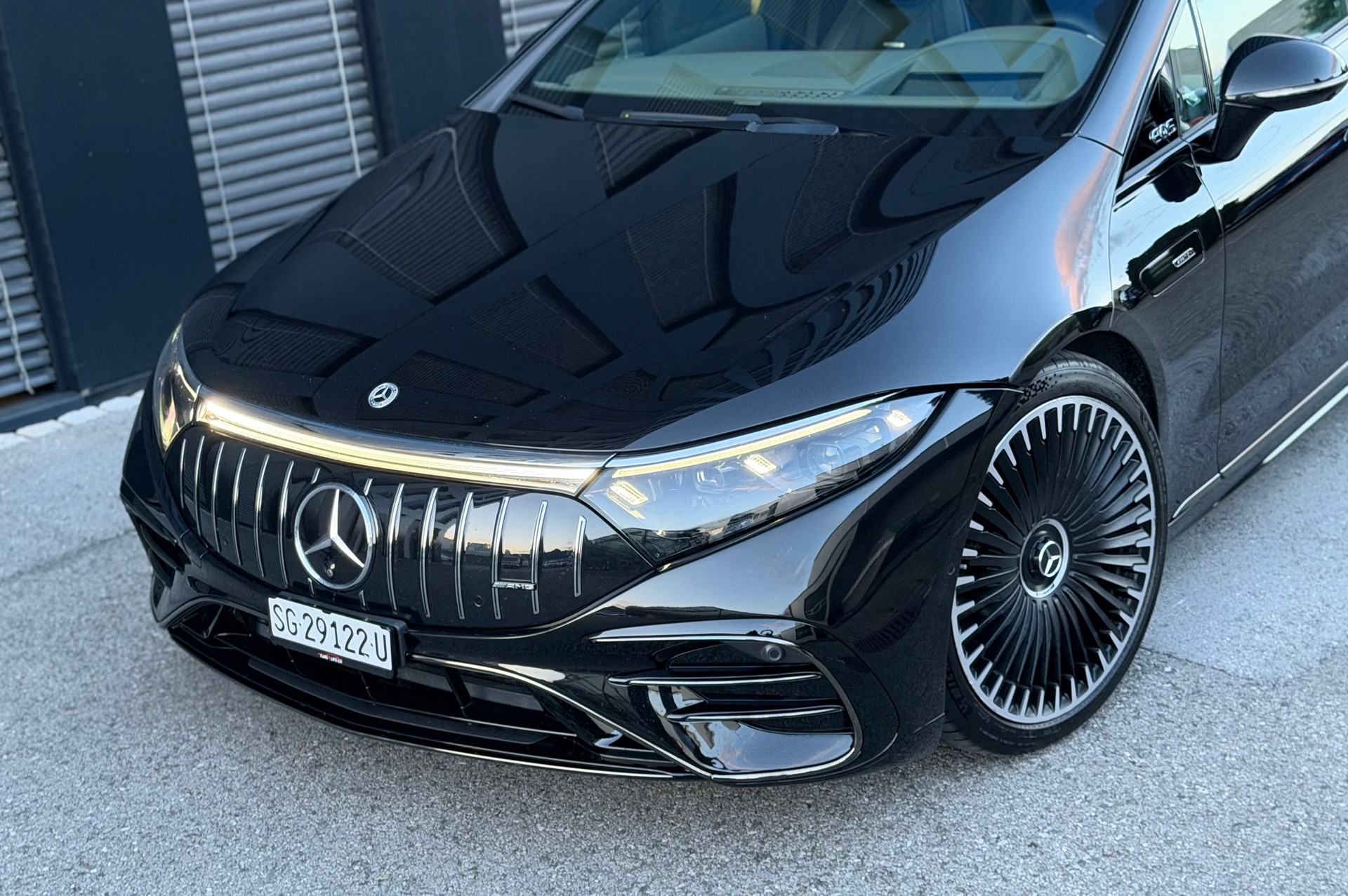 MERCEDES-BENZ EQS AMG 53 4Matic+ ♦️ Batteriekapazität = 98.8%*1.Hand*Traumausstattung*CH Fahrzeug♦️-image-15