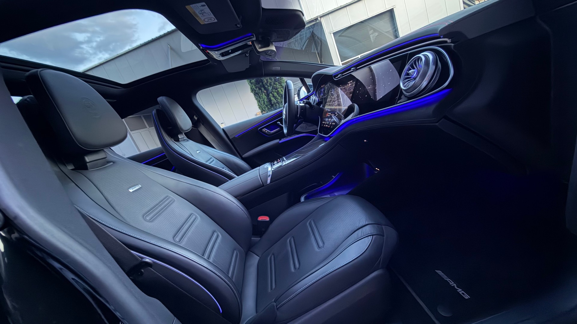 MERCEDES-BENZ EQS AMG 53 4Matic+ ♦️ Batteriekapazität = 98.8%*1.Hand*Traumausstattung*CH Fahrzeug♦️-image-22