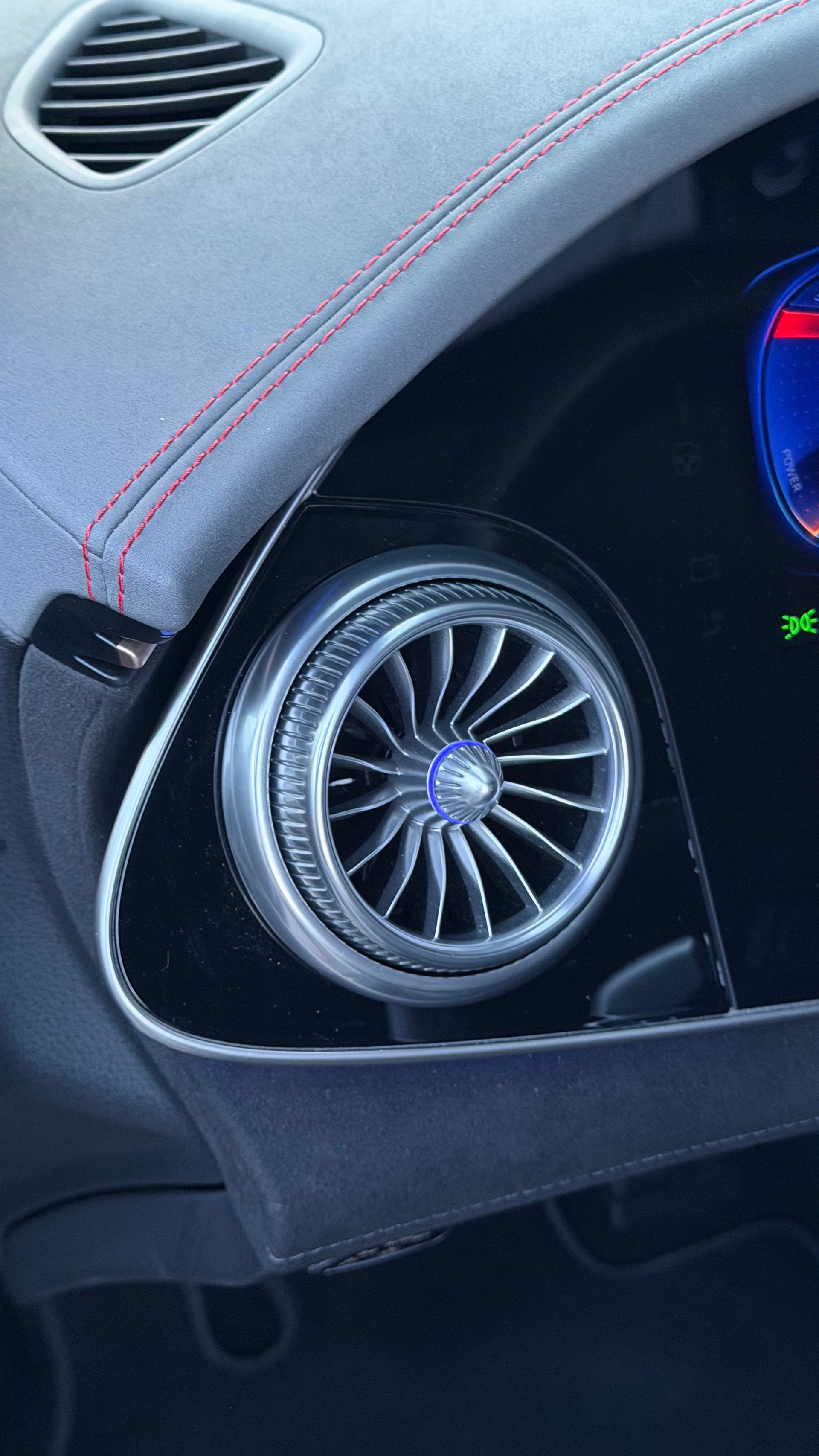 MERCEDES-BENZ EQS AMG 53 4Matic+ ♦️ Batteriekapazität = 98.8%*1.Hand*Traumausstattung*CH Fahrzeug♦️-image-25