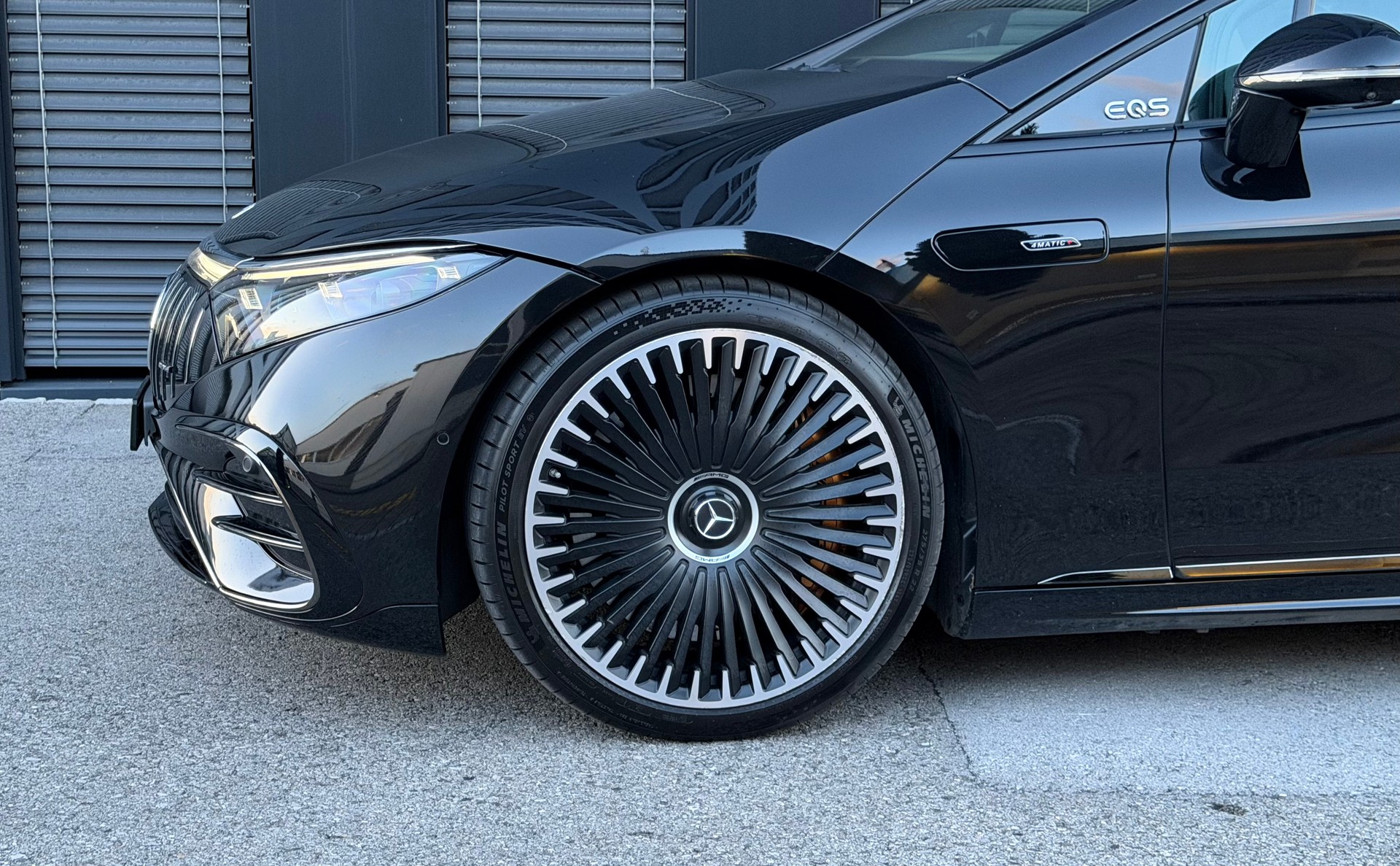 MERCEDES-BENZ EQS AMG 53 4Matic+♦️1.Hand*Traumausstattung*CH Fahrzeug♦️-showroom-element-3