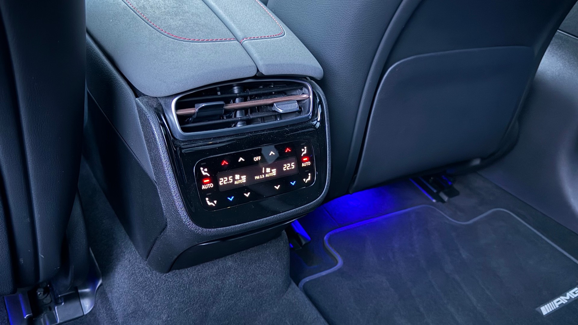 MERCEDES-BENZ EQS AMG 53 4Matic+ ♦️ Batteriekapazität = 98.8%*1.Hand*Traumausstattung*CH Fahrzeug♦️-image-23