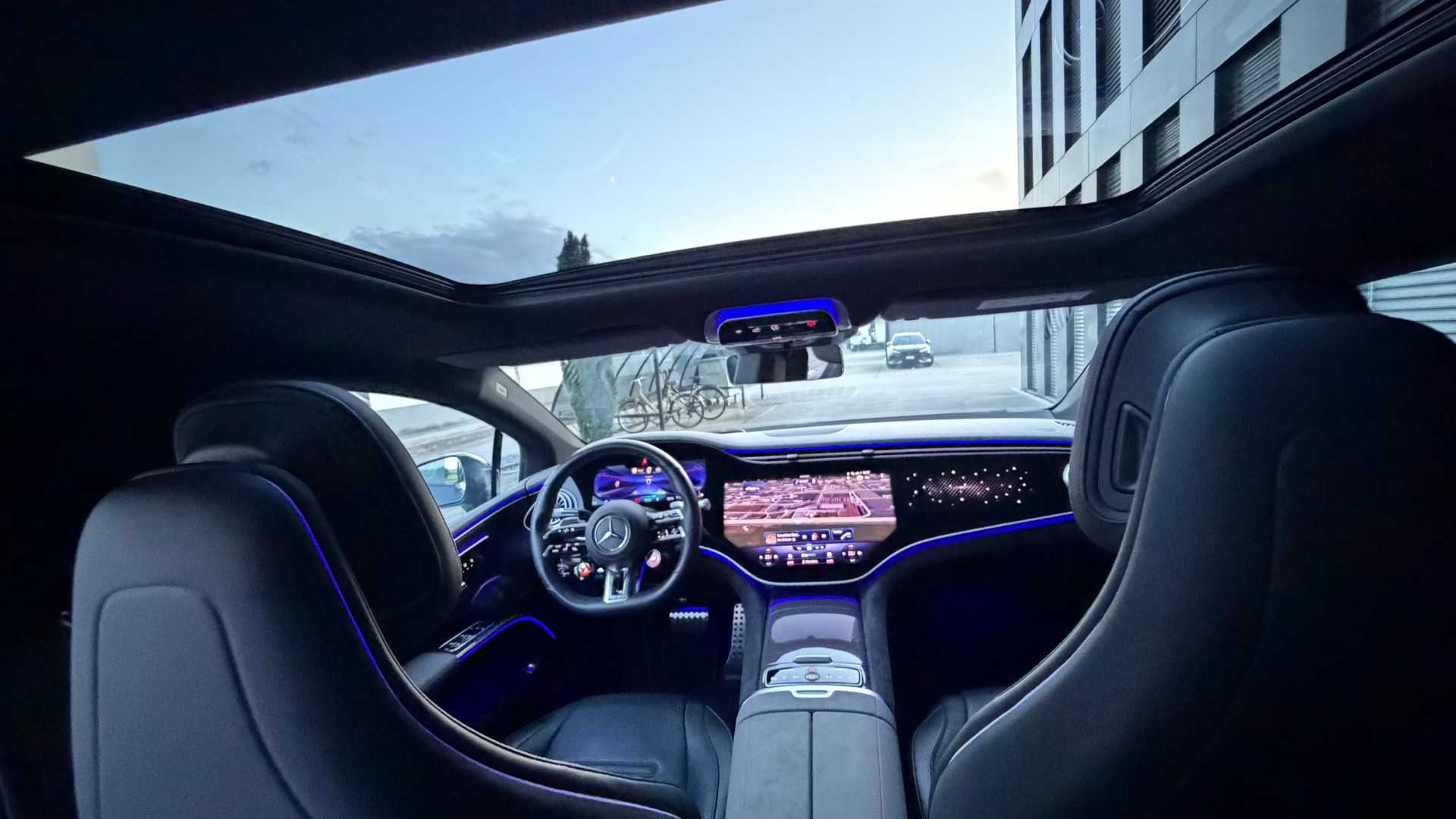 MERCEDES-BENZ EQS AMG 53 4Matic+ ♦️ Batteriekapazität = 98.8%*1.Hand*Traumausstattung*CH Fahrzeug♦️-image-16