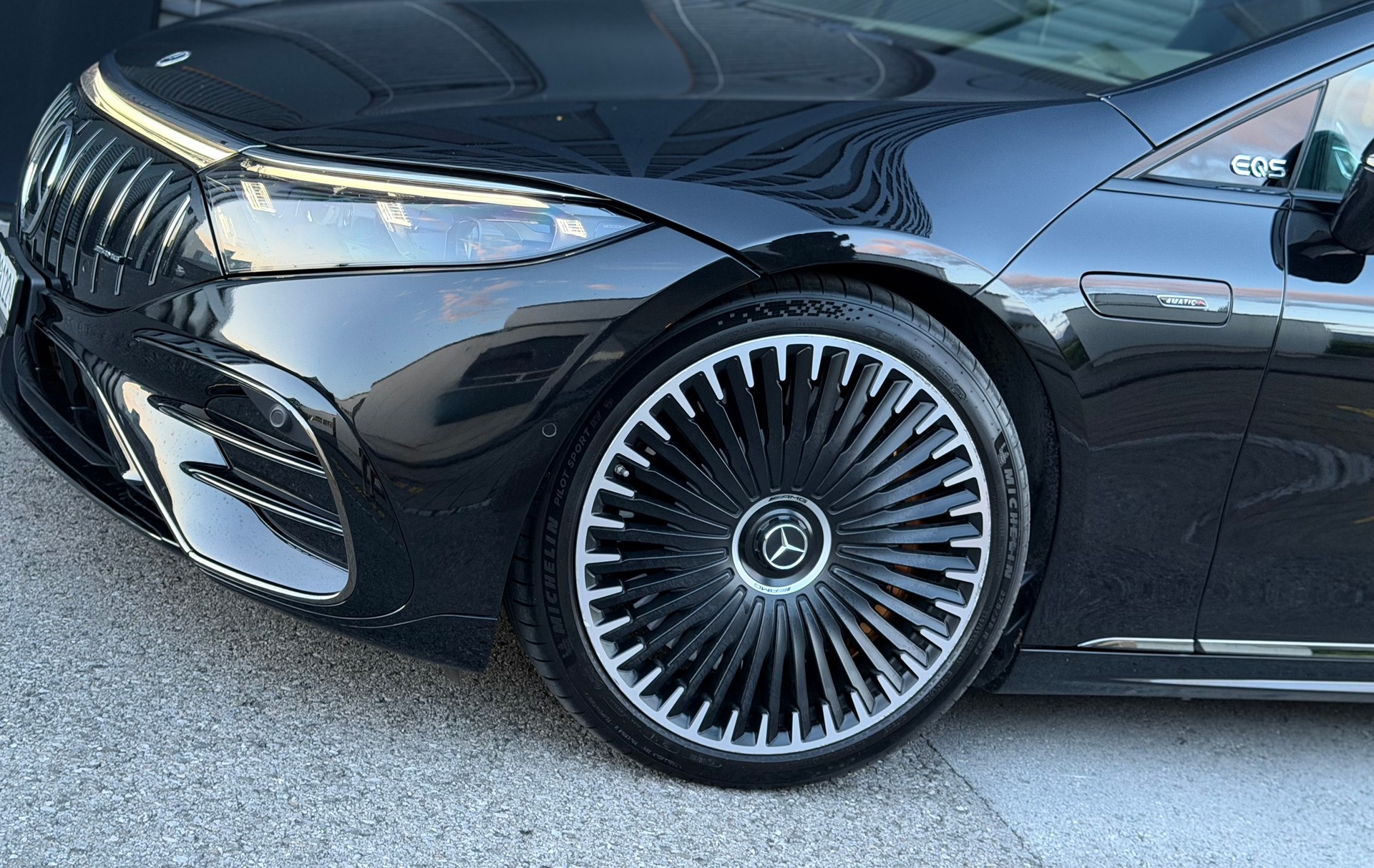 MERCEDES-BENZ EQS AMG 53 4Matic+ ♦️ Batteriekapazität = 98.8%*1.Hand*Traumausstattung*CH Fahrzeug♦️-image-12