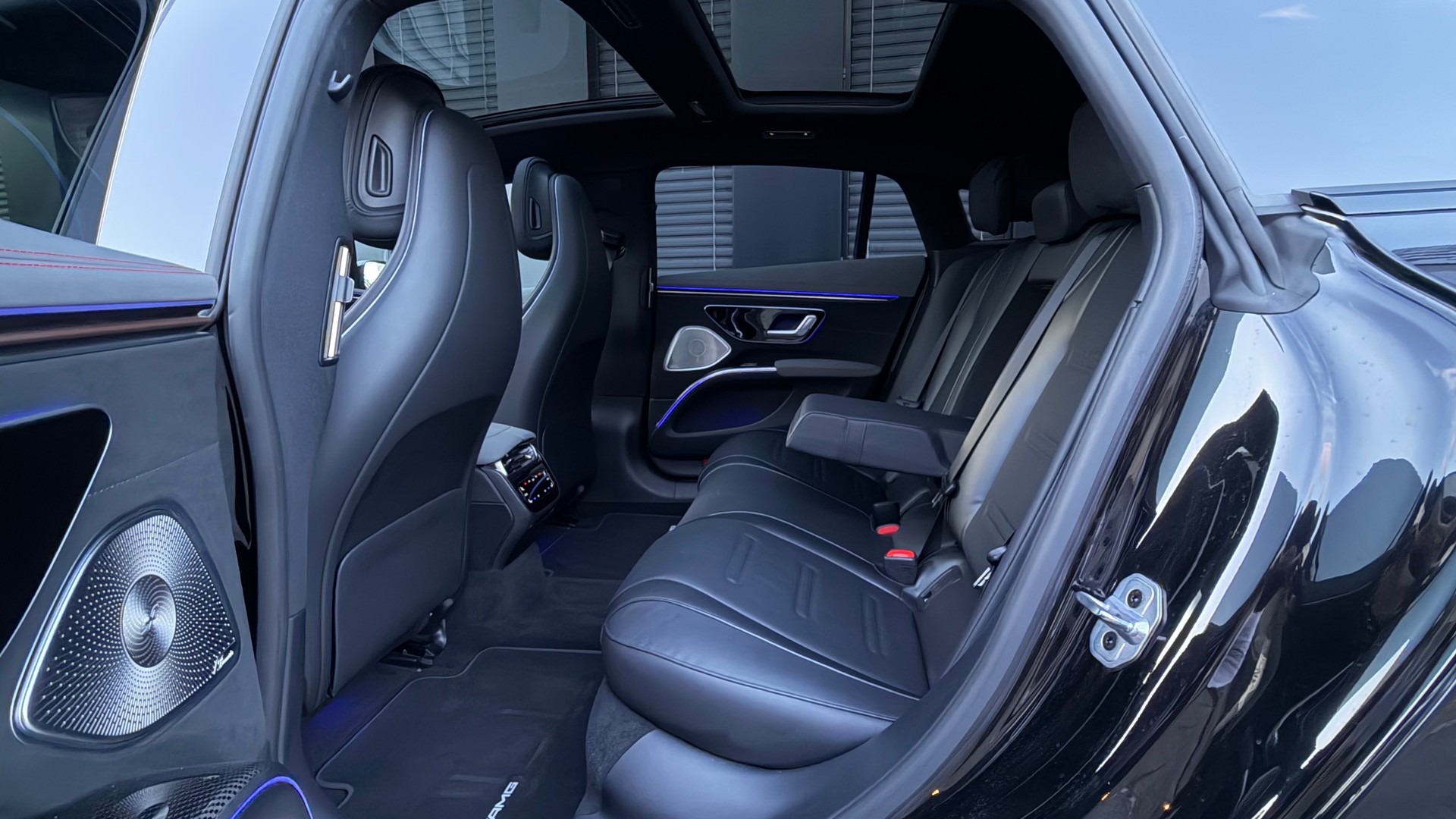 MERCEDES-BENZ EQS AMG 53 4Matic+ ♦️ Batteriekapazität = 98.8%*1.Hand*Traumausstattung*CH Fahrzeug♦️-image-26