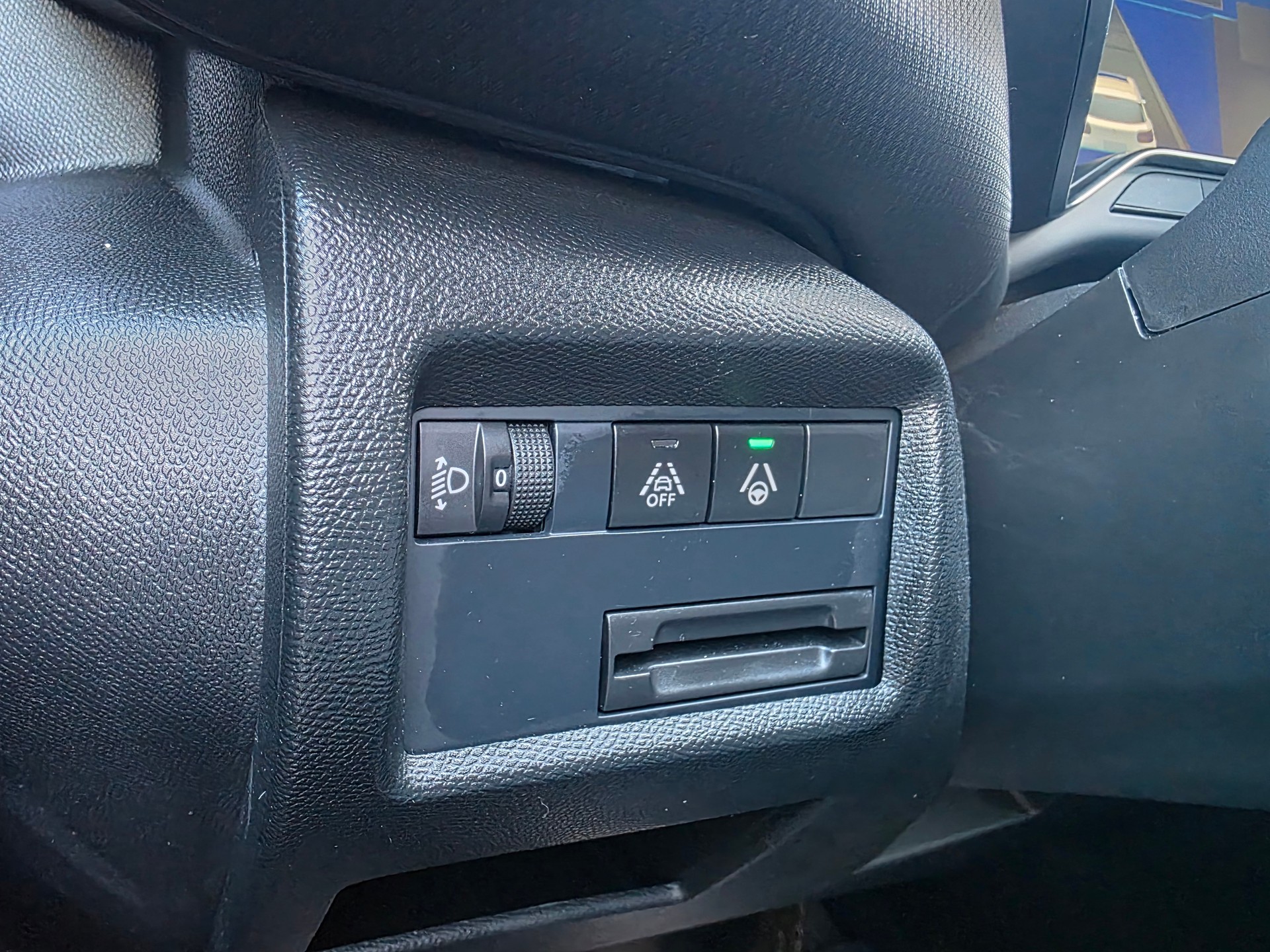 CITROEN C5 Aircross 1.2 HEV Swiss Edition-image-12