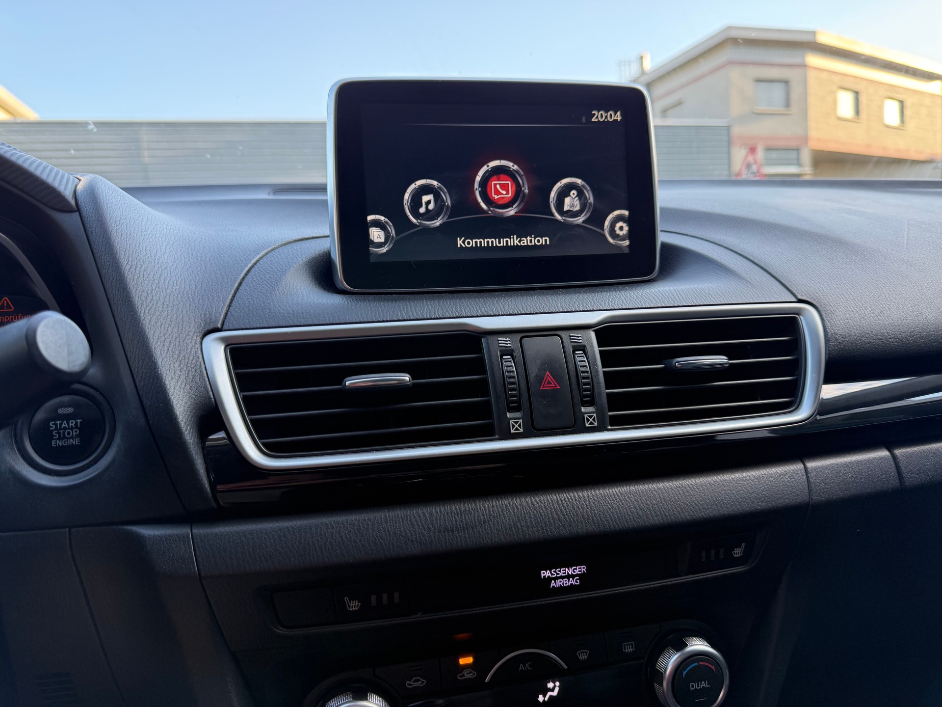 MAZDA 3 2.2 16V CD Revolution-image-8