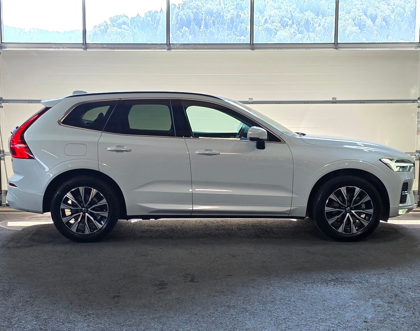 VOLVO XC60 B5 Benzin Mild Hybrid AWD Core Geartronic *Spurassistens&PilotAsisst*CarPlay*Sitz-&Lenkradheizung*Harman&Kardon*-image-5