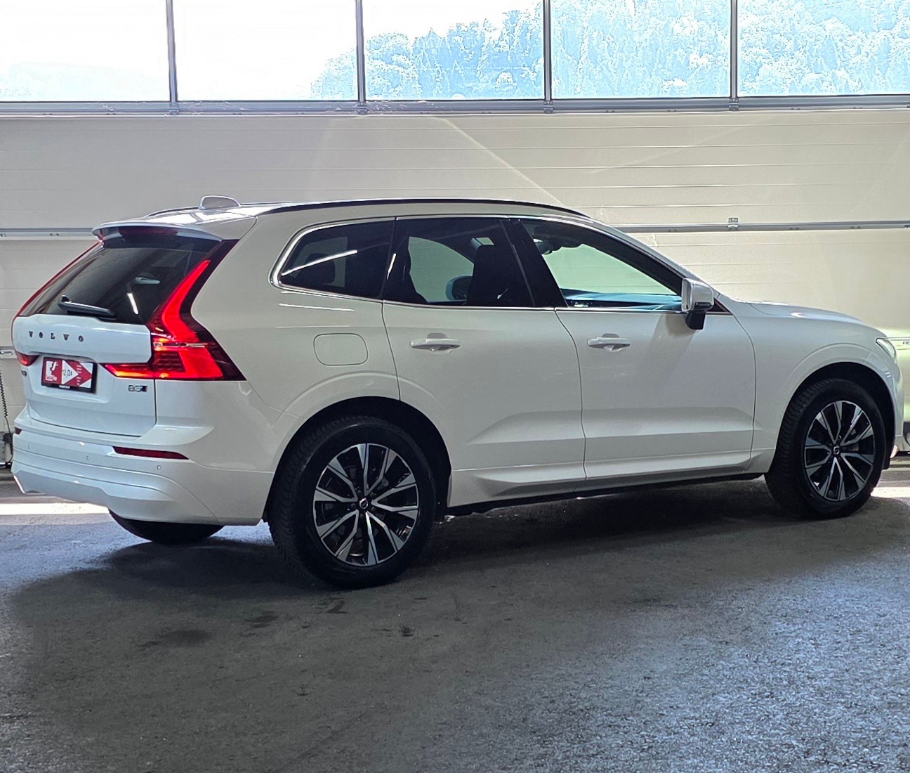 VOLVO XC60 B5 Benzin Mild Hybrid AWD Core Geartronic *Spurassistens&PilotAsisst*CarPlay*Sitz-&Lenkradheizung*Harman&Kardon*-image-4