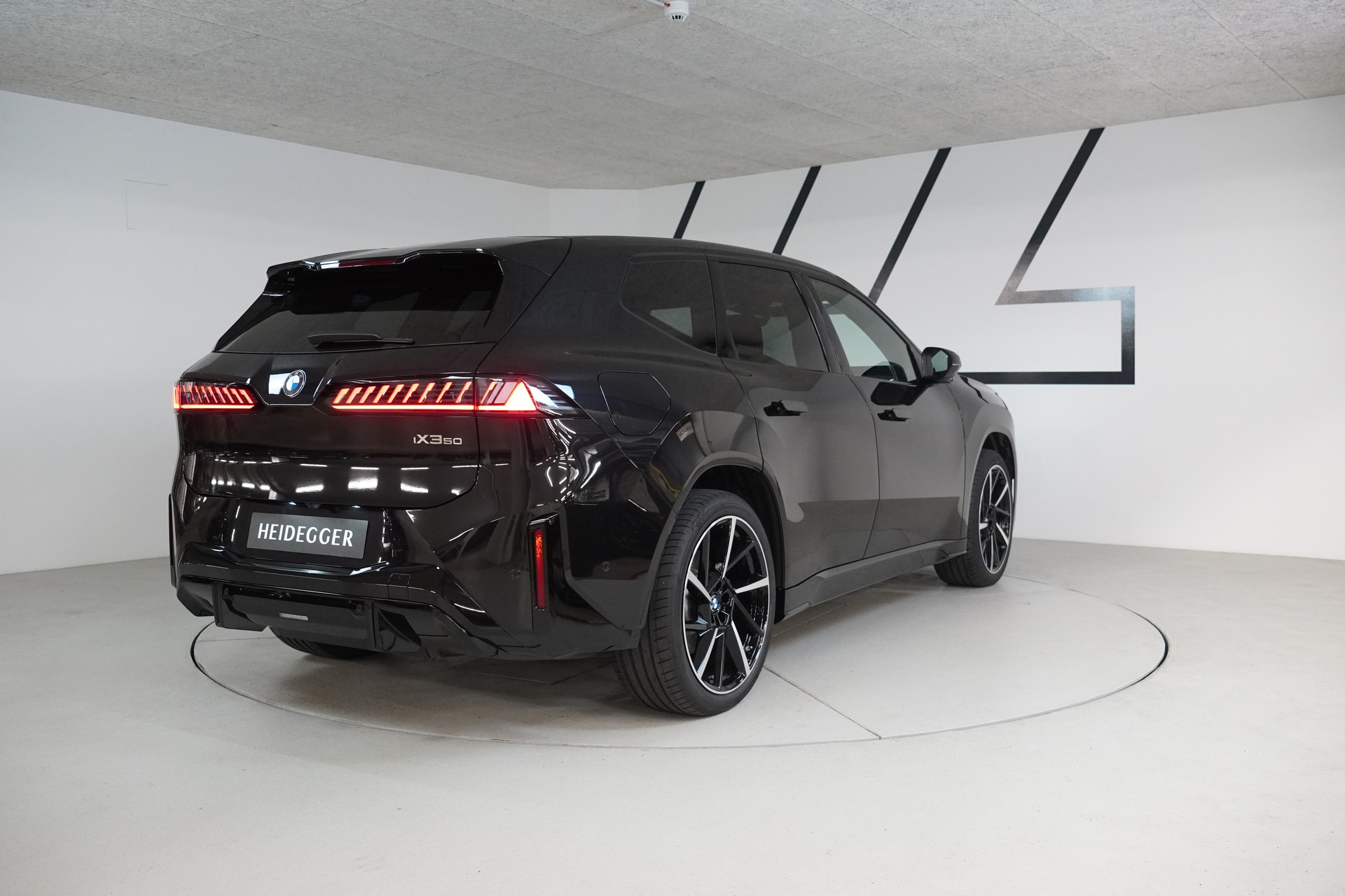 BMW iX3 50 xDrive M Sport Pro-image-6