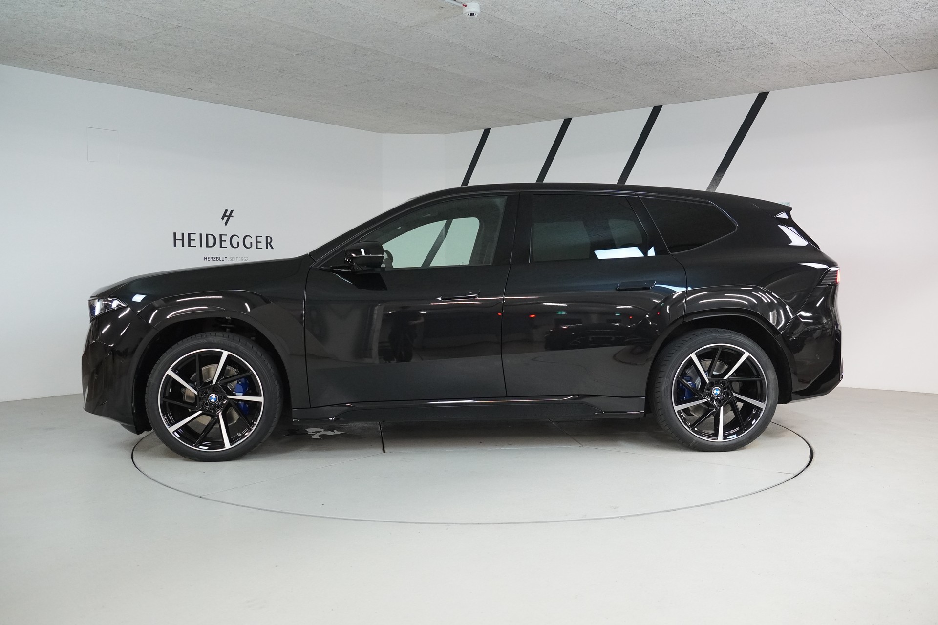 BMW iX3 50 xDrive M Sport Pro-image-3