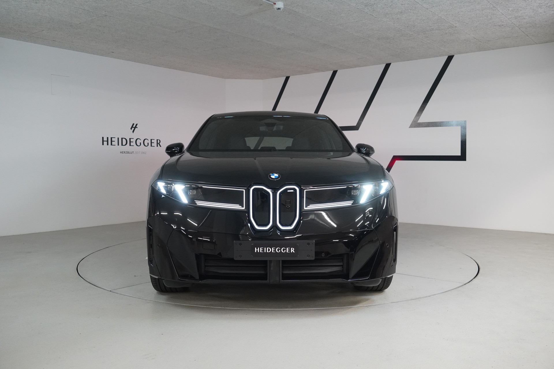 BMW iX3 50 xDrive M Sport Pro-image-1