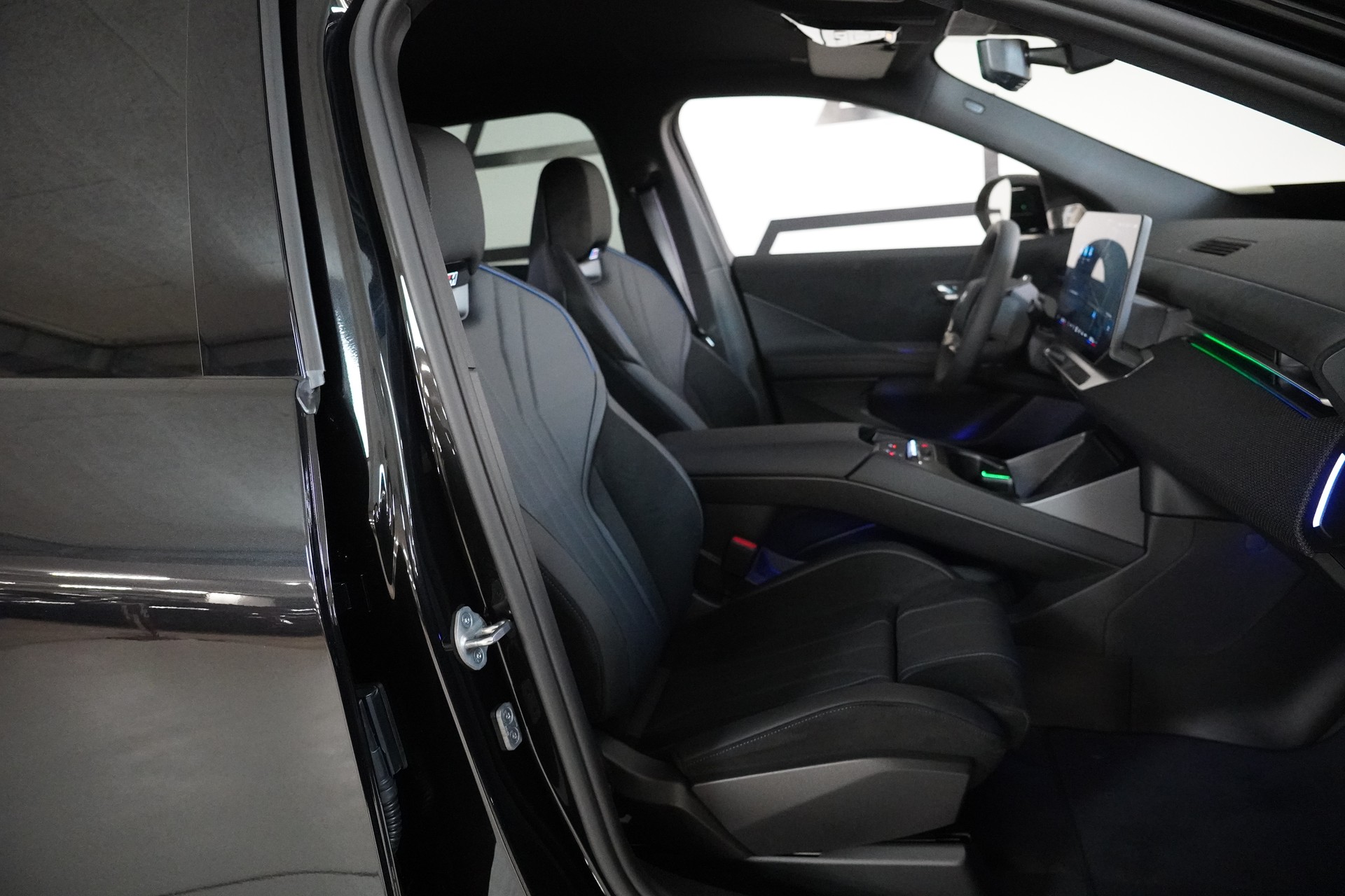 BMW iX3 50 xDrive M Sport Pro-image-14