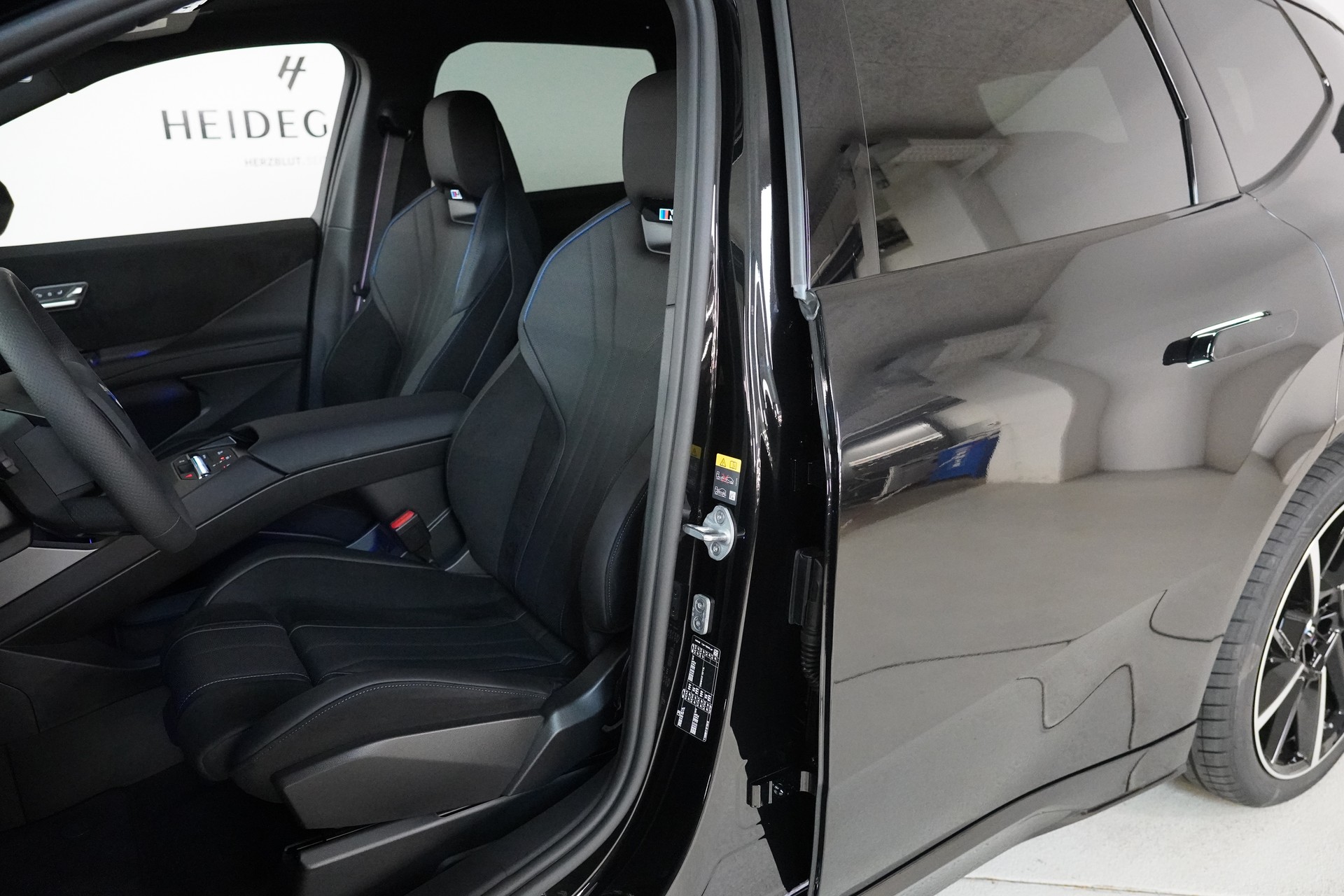 BMW iX3 50 xDrive M Sport Pro-image-11