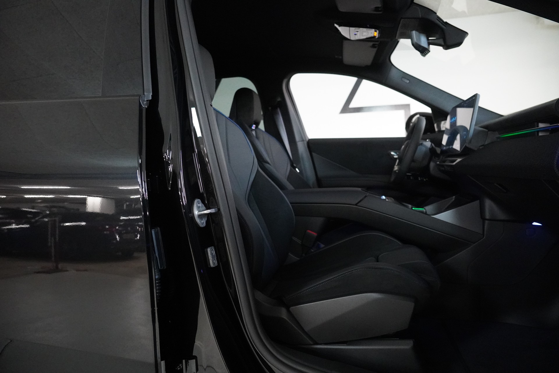 BMW iX3 50 xDrive M Sport Pro-image-13