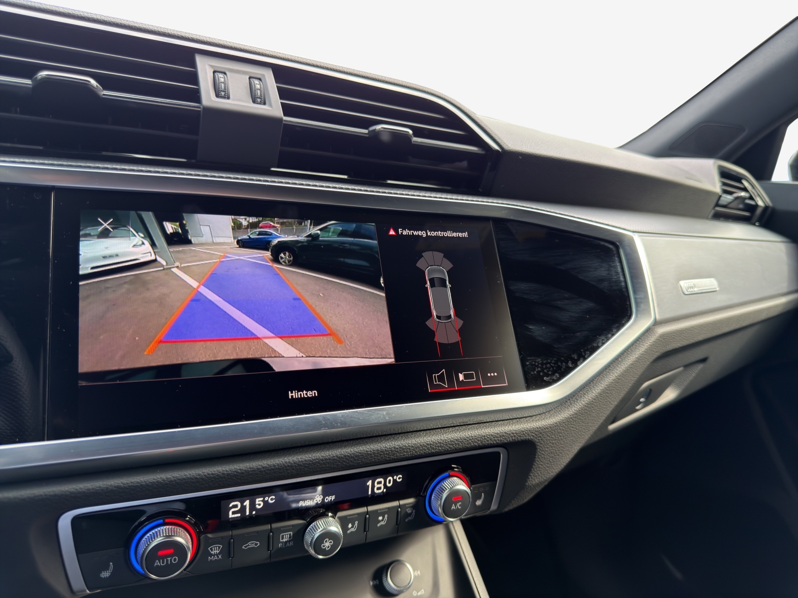 AUDI Q3 Sportback 35 TFSI S line Attraction S-tronic-image-15