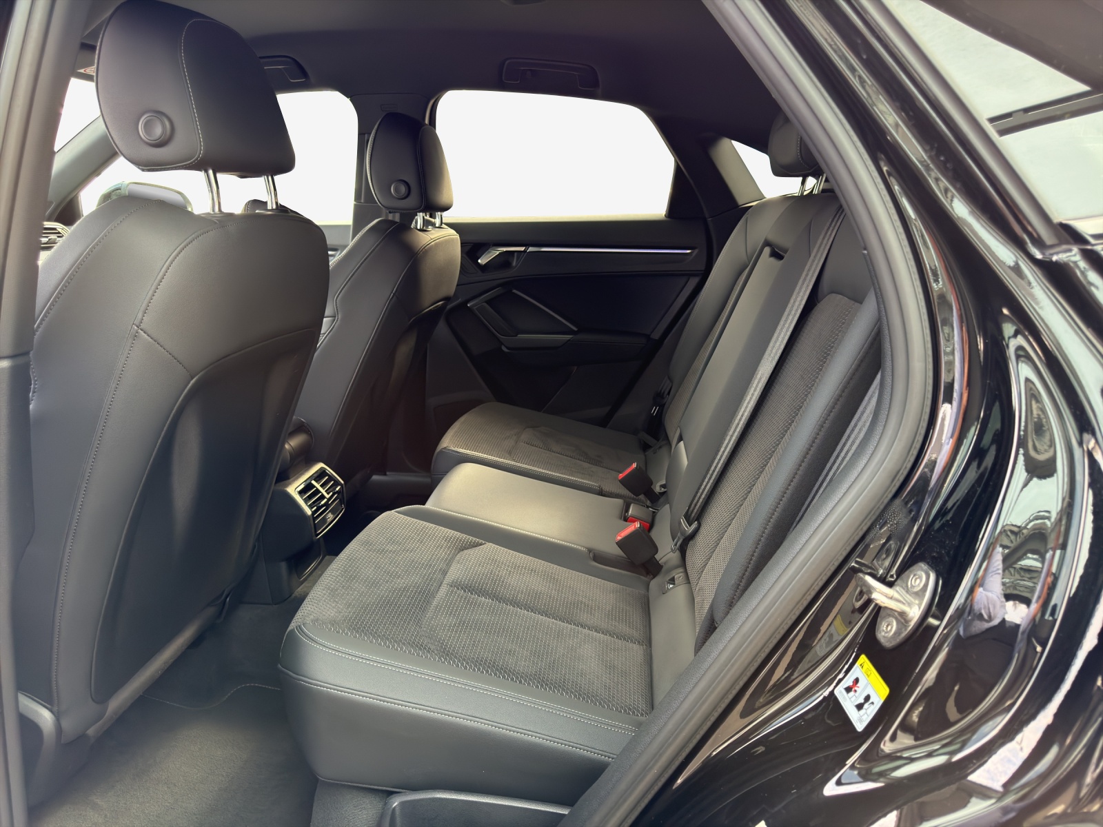 AUDI Q3 Sportback 35 TFSI S line Attraction S-tronic-image-11