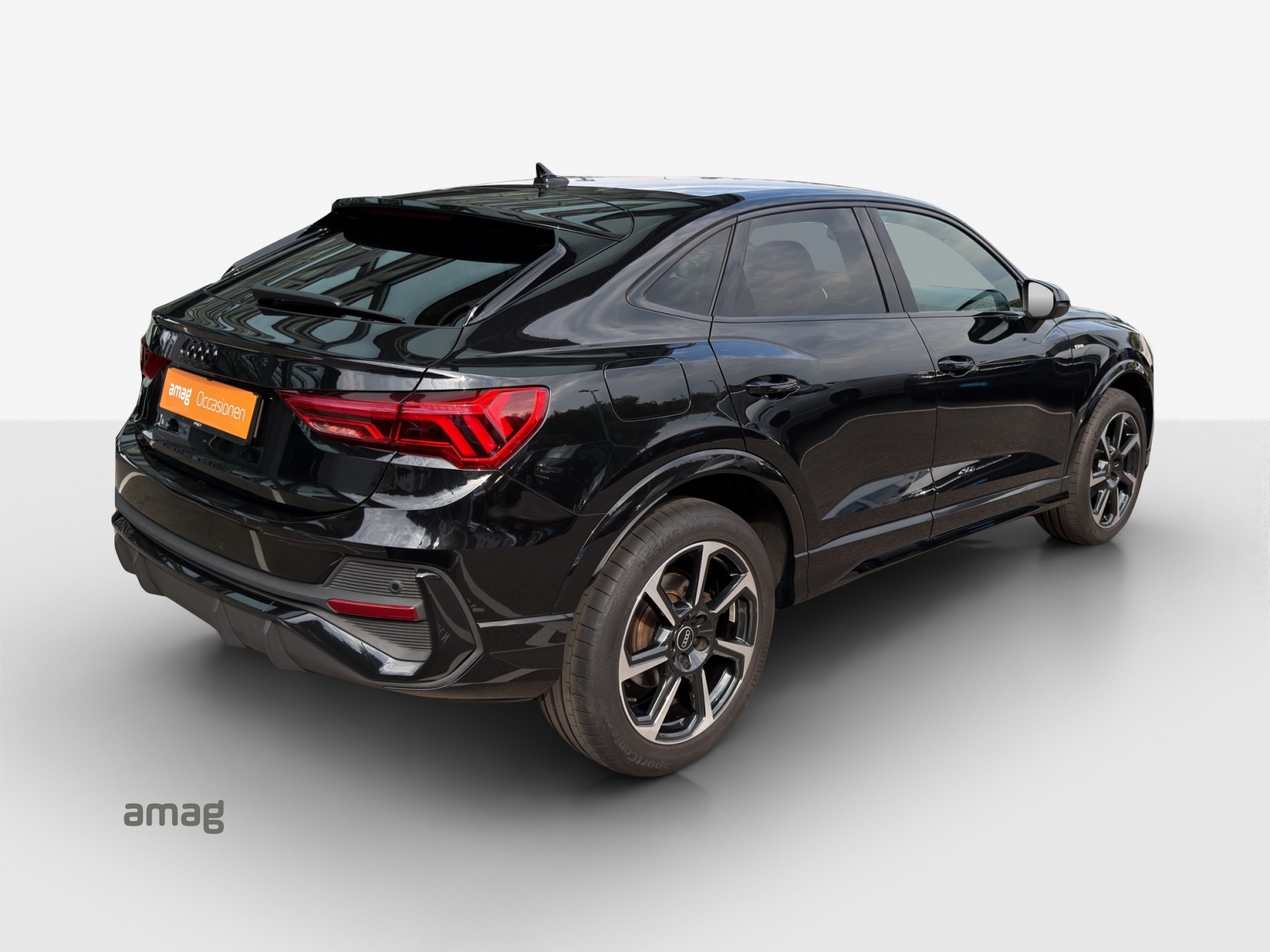 AUDI Q3 Sportback 35 TFSI S line Attraction S-tronic-image-4