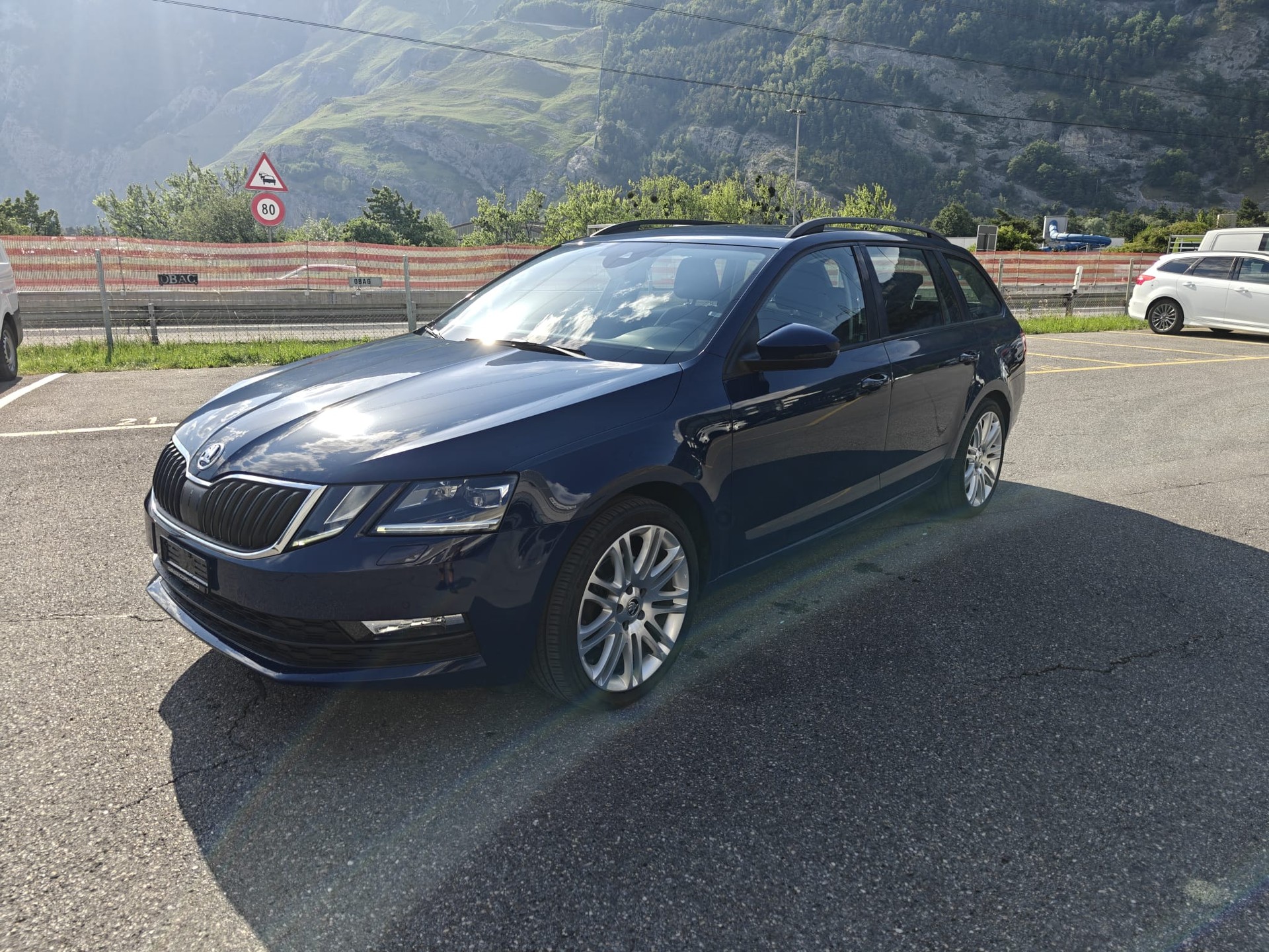 SKODA Octavia Combi 2.0 TDI Ambition 4x4-image-3