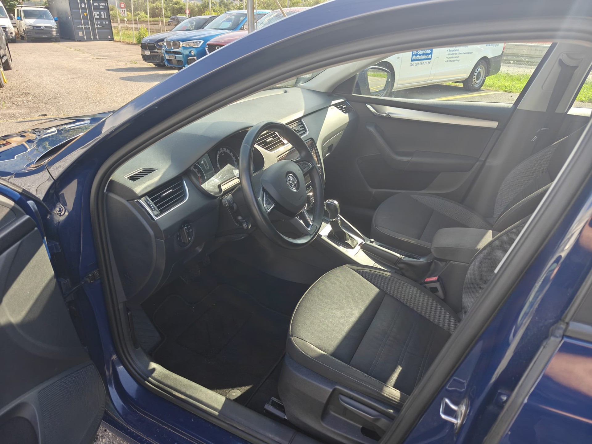 SKODA Octavia Combi 2.0 TDI Ambition 4x4-image-6