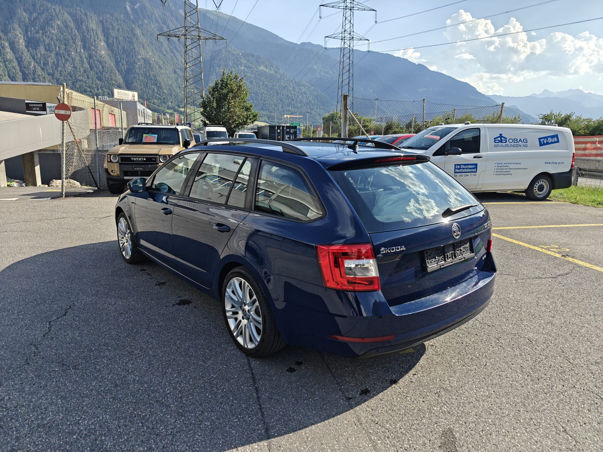 SKODA Octavia Combi 2.0 TDI Ambition 4x4-image-4