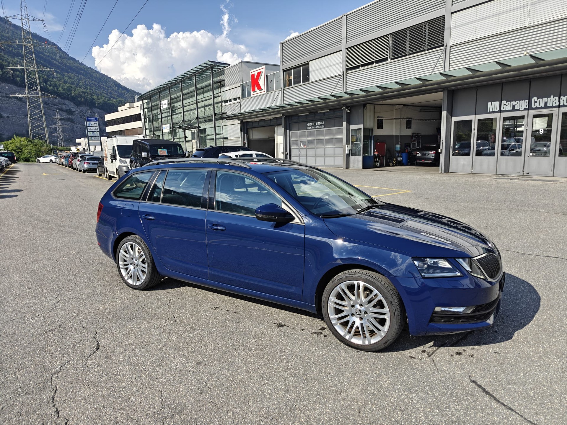 SKODA Octavia Combi 2.0 TDI Ambition 4x4-image-2
