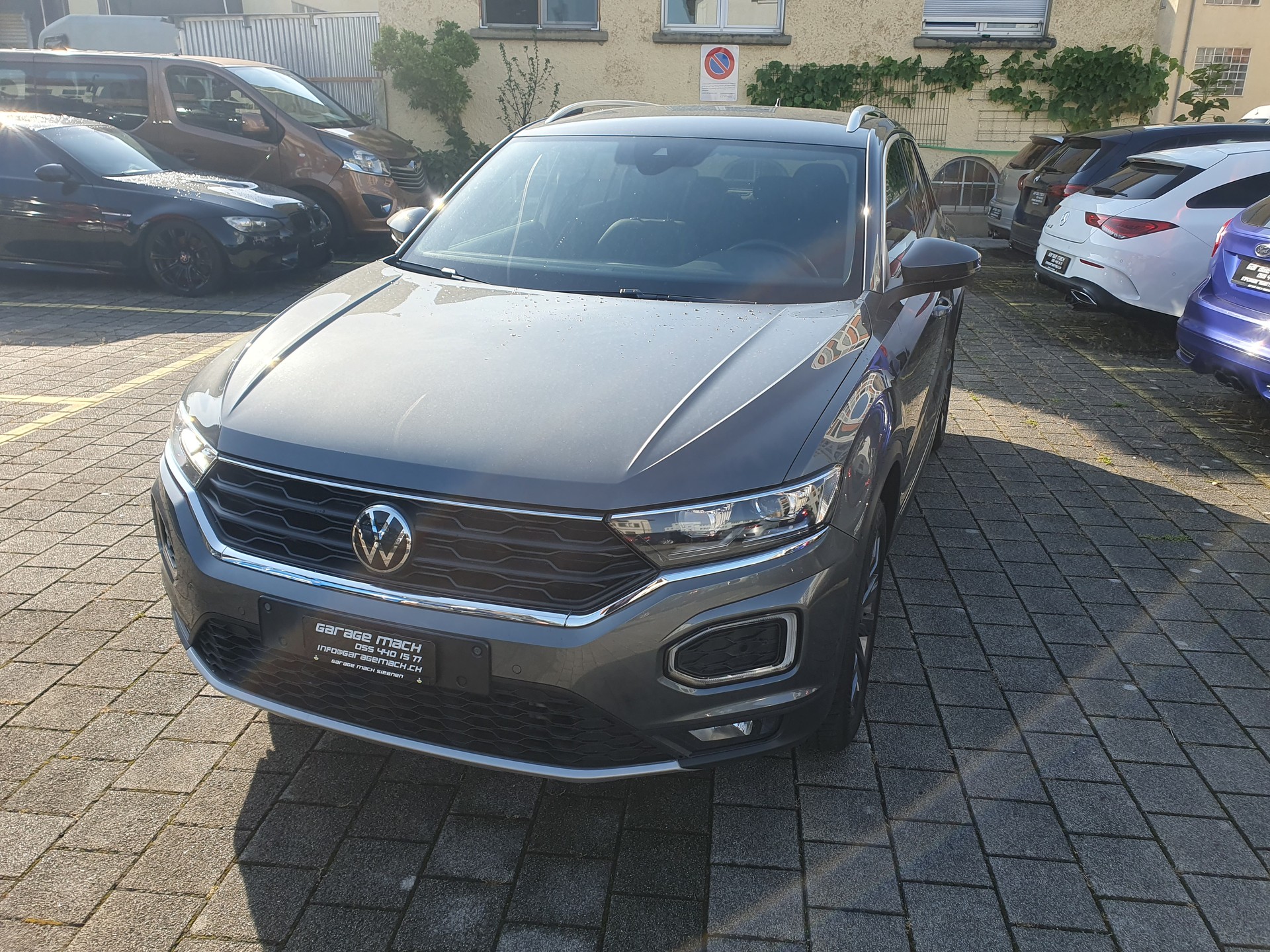 VW T-Roc 2.0 TSI Advance DSG 4Motion-image-2