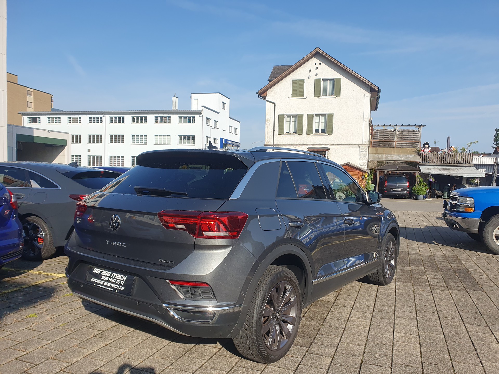VW T-Roc 2.0 TSI Advance DSG 4Motion-image-3
