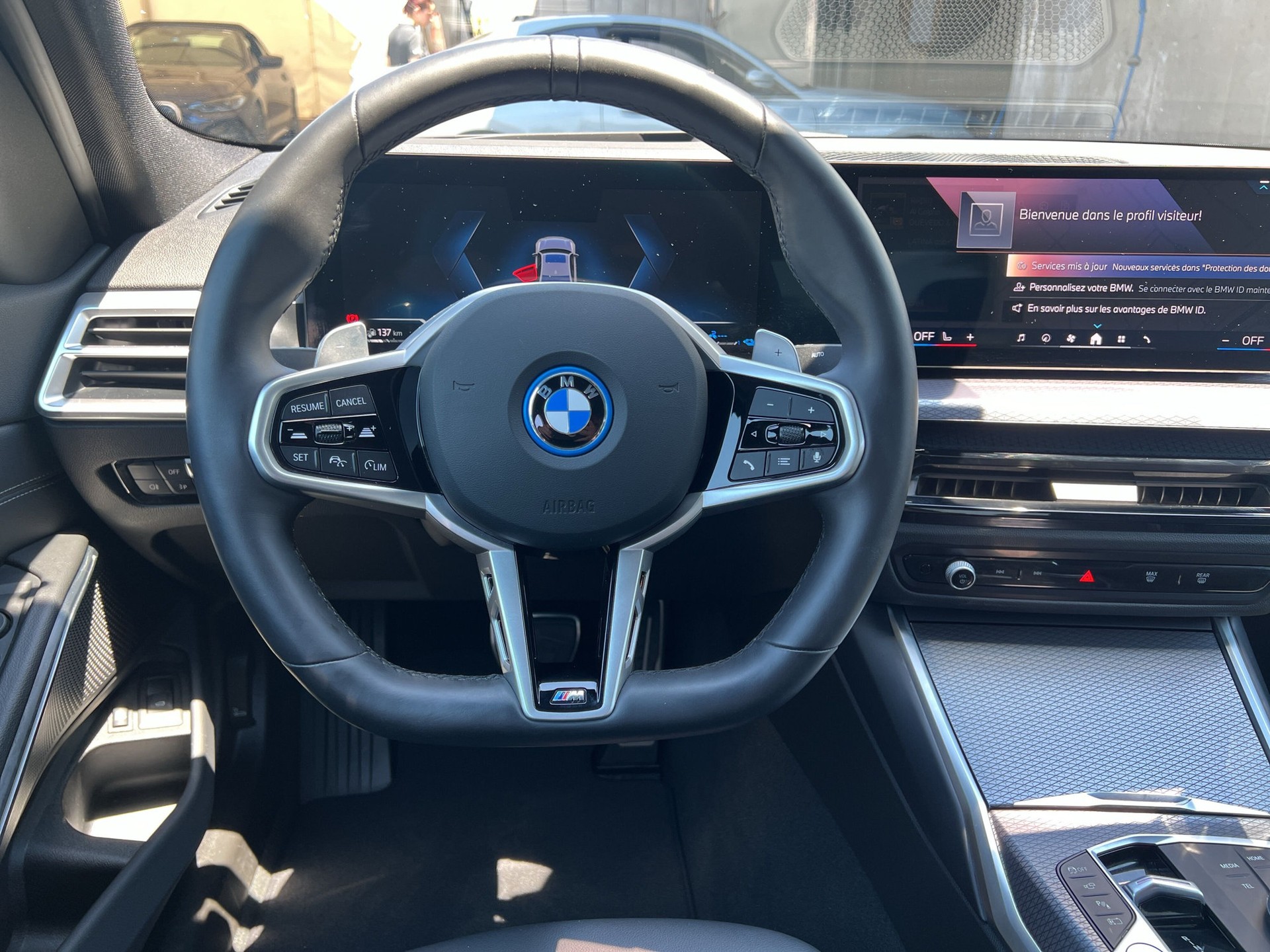 BMW 330e xDrive Steptronic M Sport-image-12