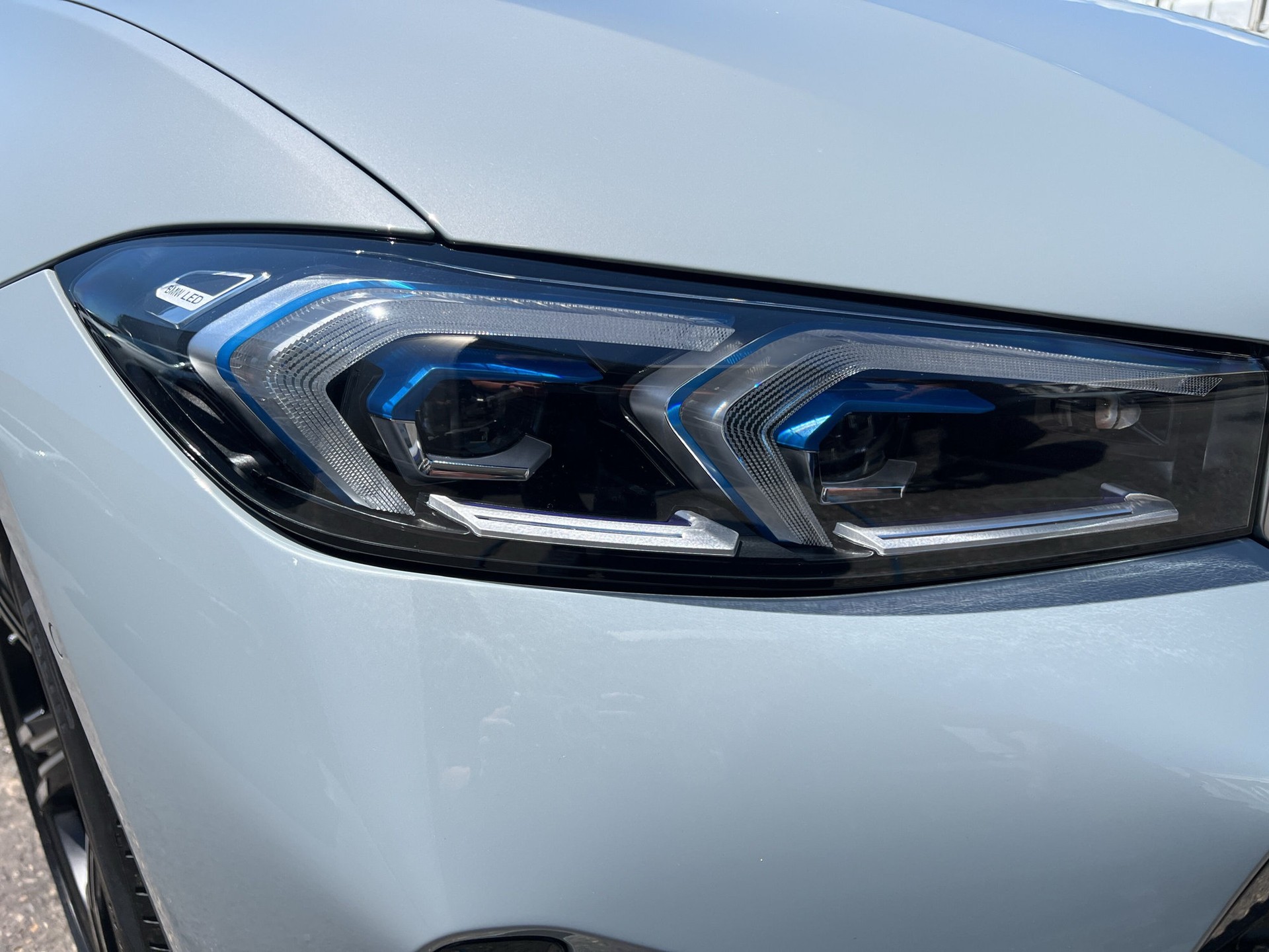 BMW 330e xDrive Steptronic M Sport-image-18