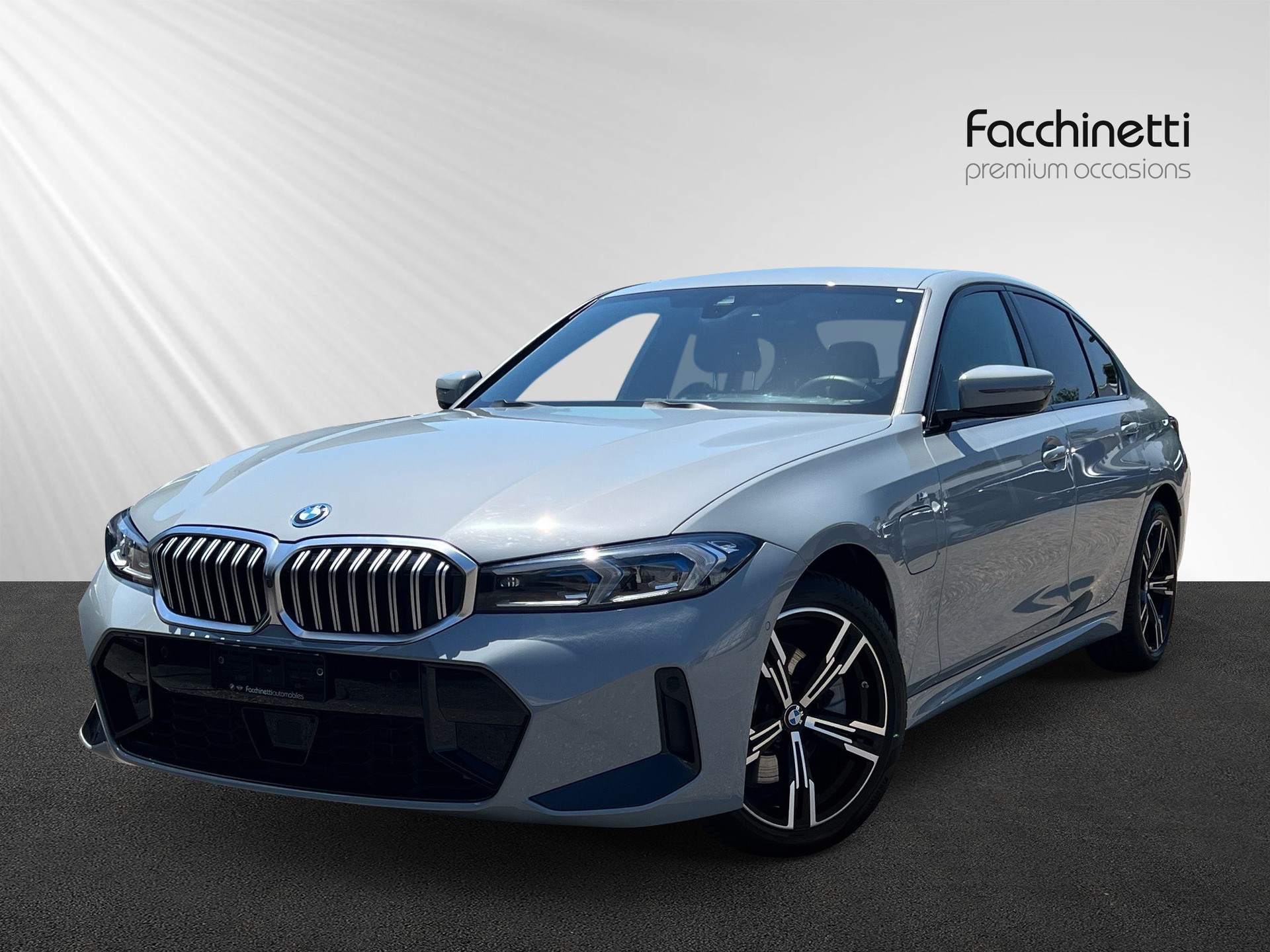 BMW 330e xDrive Steptronic M Sport-image-0