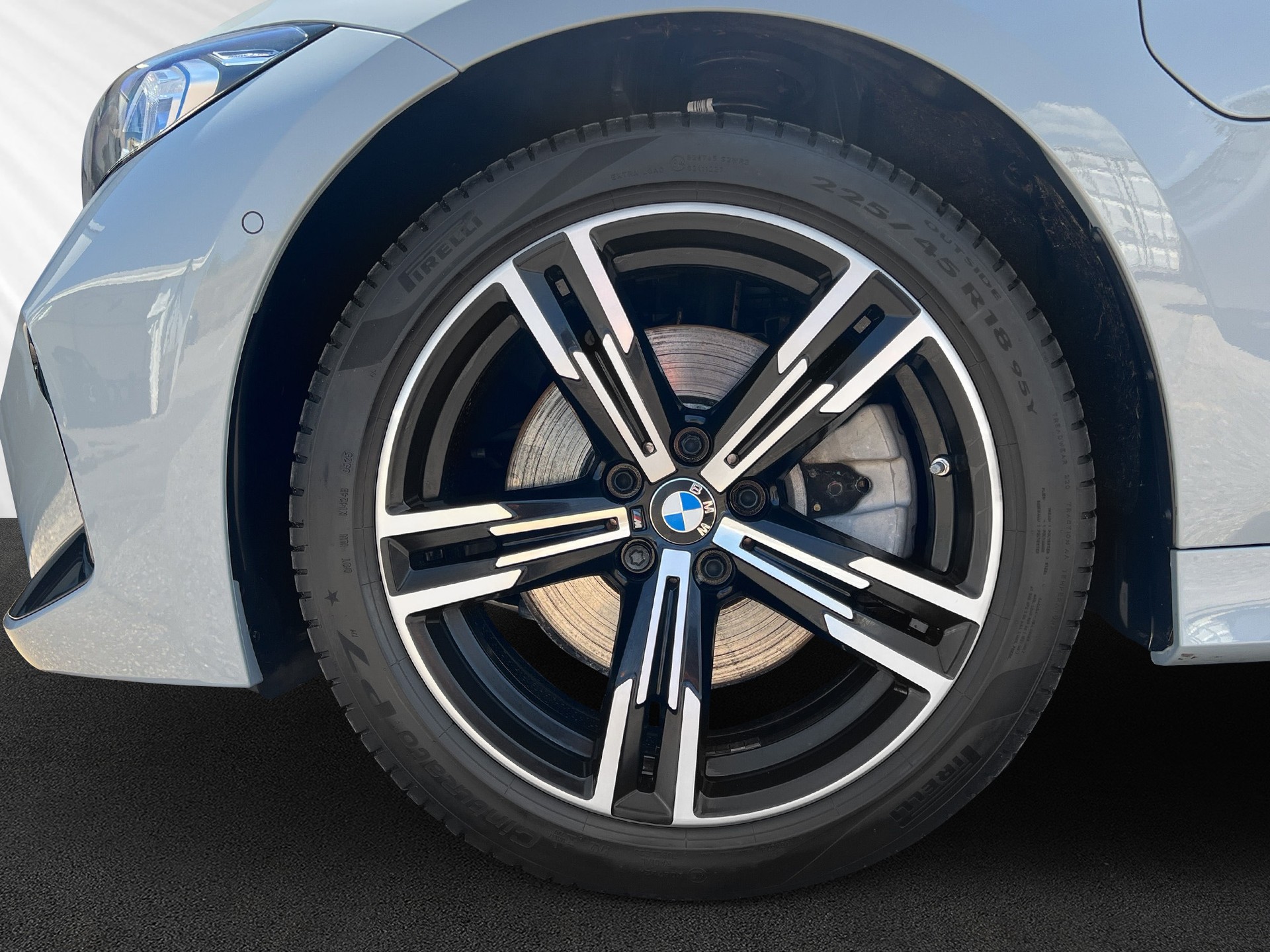 BMW 330e xDrive Steptronic M Sport-image-9