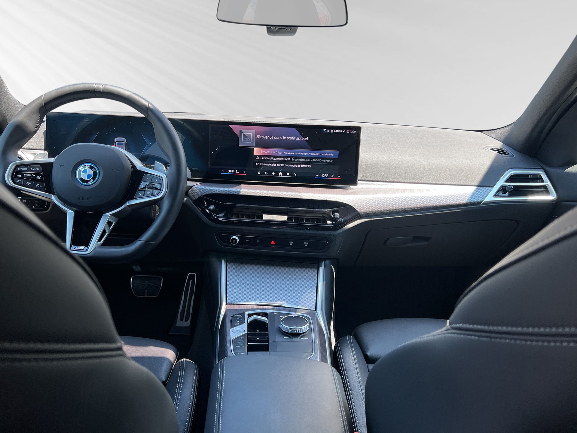 BMW 330e xDrive Steptronic M Sport-image-6