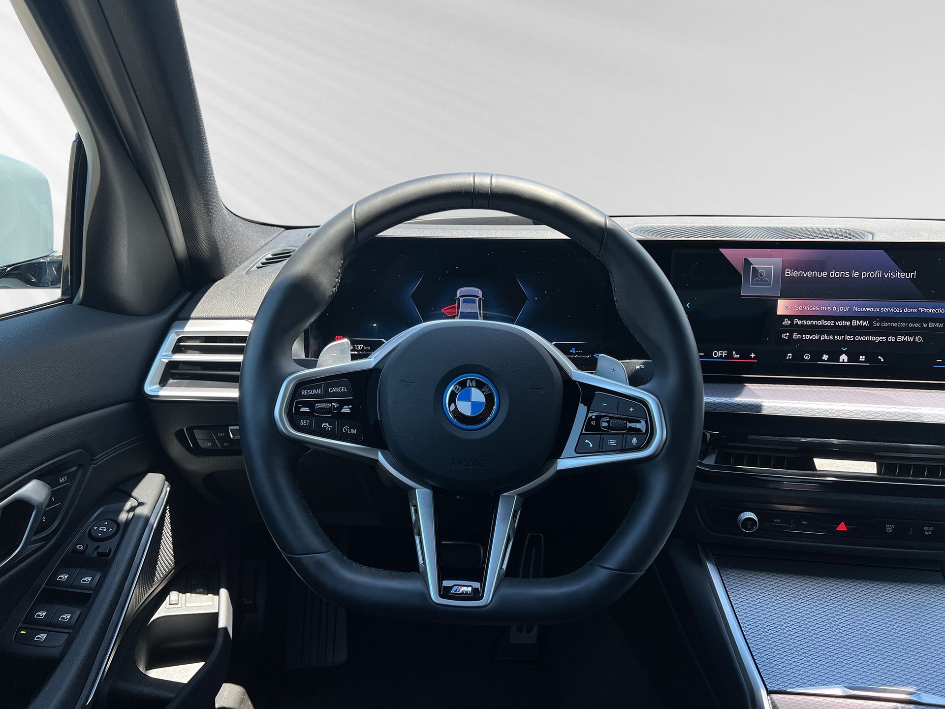 BMW 330e xDrive Steptronic M Sport-image-5