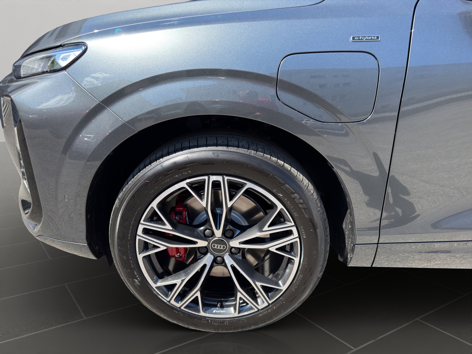 AUDI Q3 SUV e-hybrid 200 kW S tronig-image-5