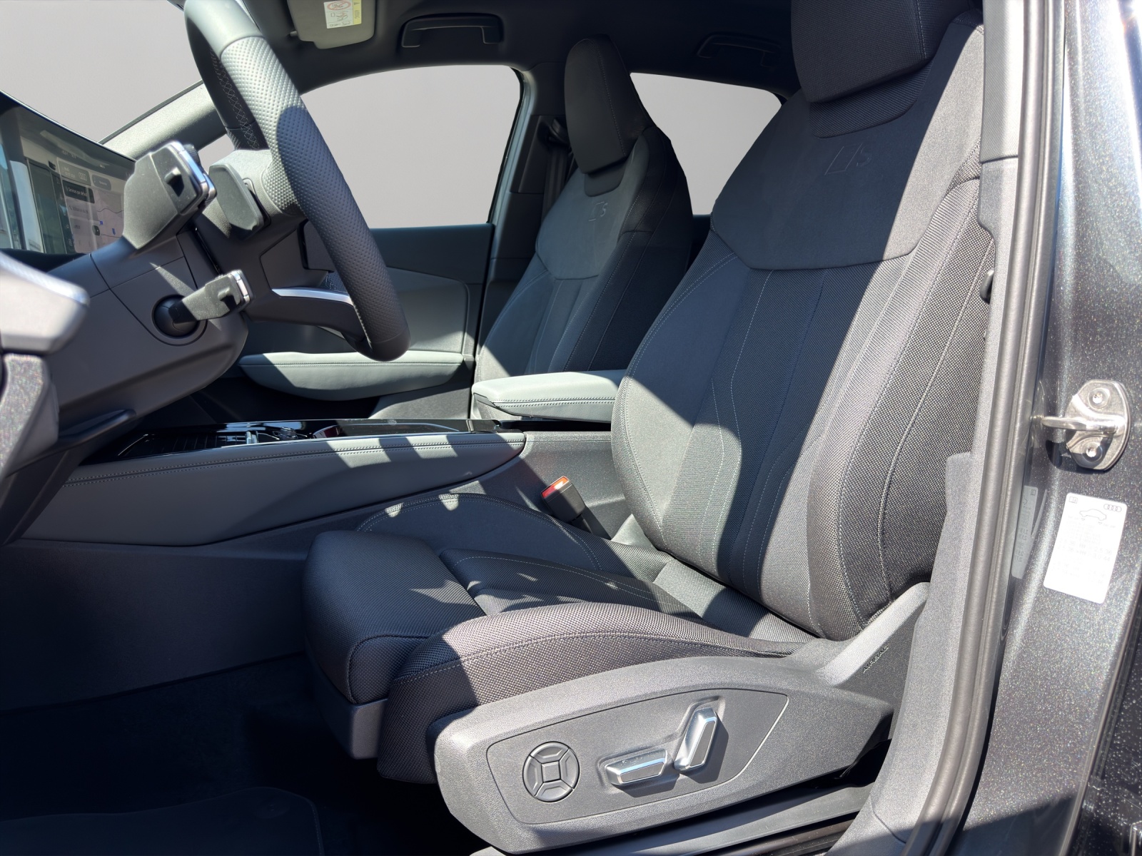 AUDI Q3 SUV e-hybrid 200 kW S tronig-image-7