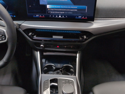 BMW 330e xDrive M Sport-image-10
