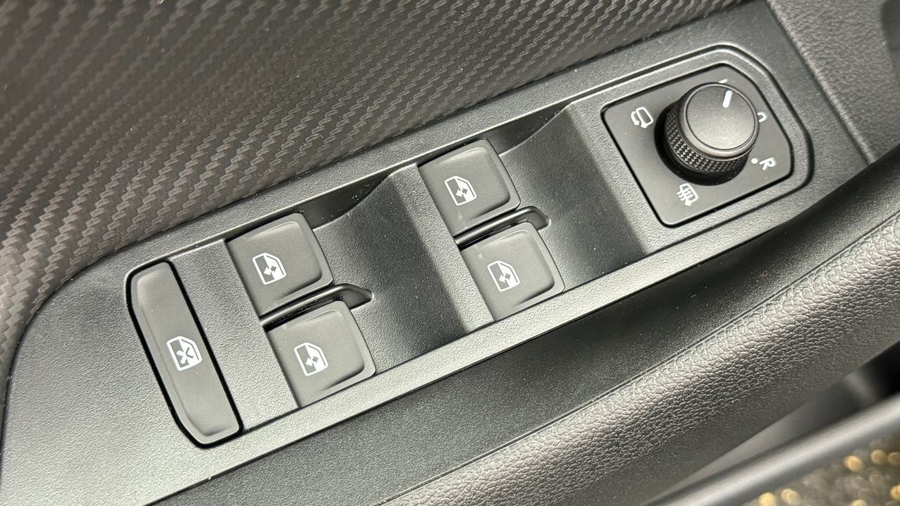 SKODA Kamiq 1.0 TSI Monte Carlo DSG-image-8